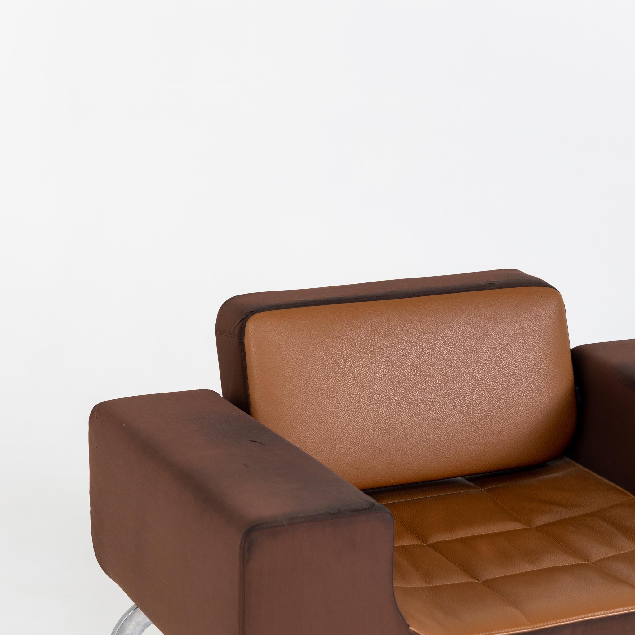 Pair of Brown Lounge Chairs, Fabric and Metal, Italy 1970s For Sale 8