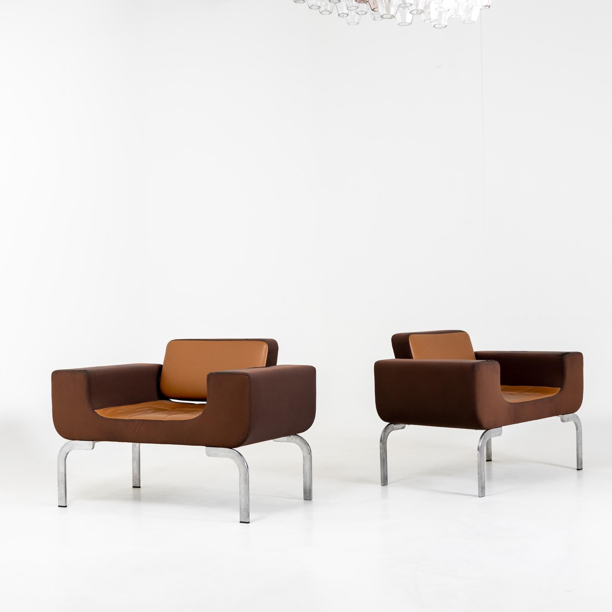 Italian Pair of Brown Lounge Chairs, Fabric and Metal, Italy 1970s For Sale