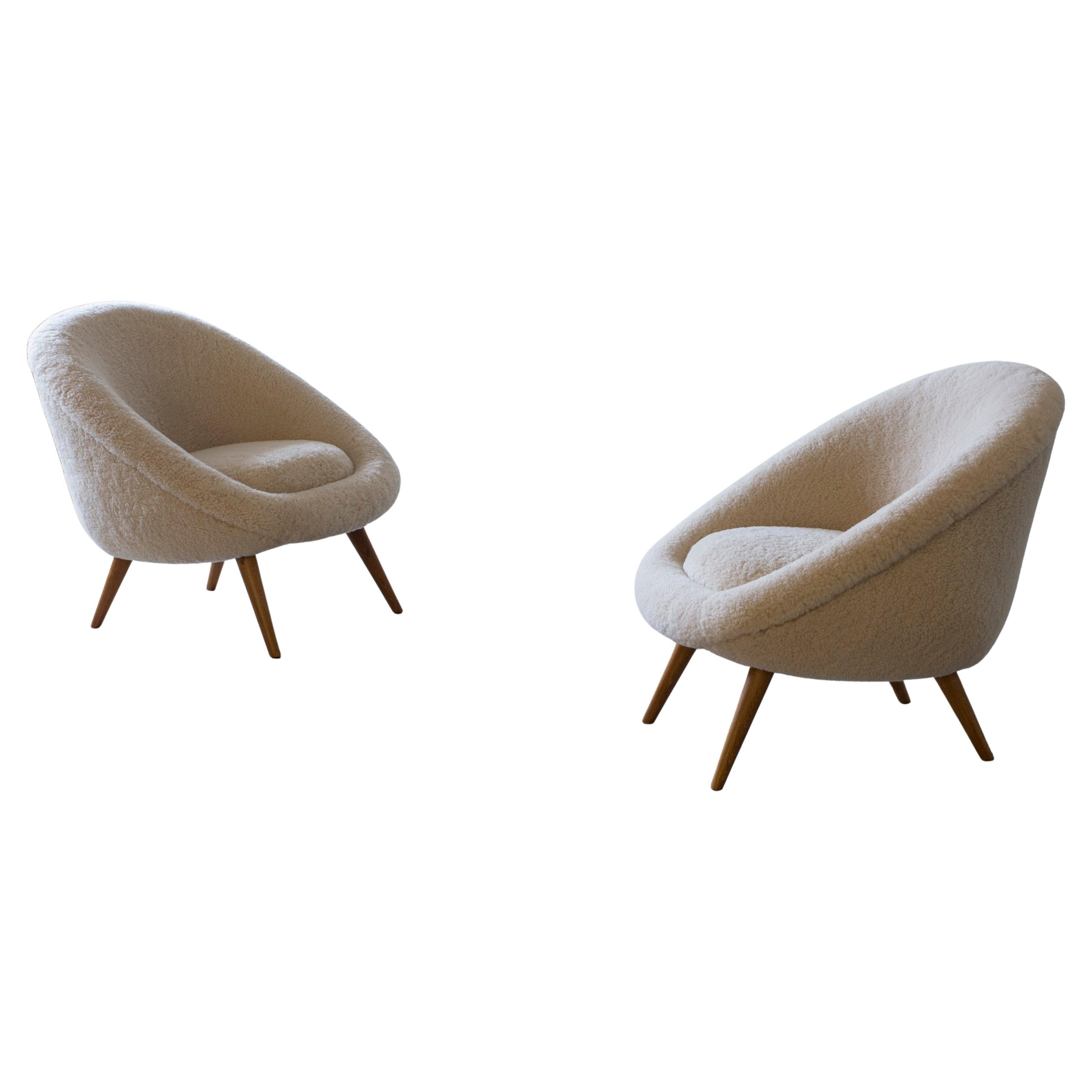 Chaises longues "Oeuf" dans le style de Jean Royere en vente