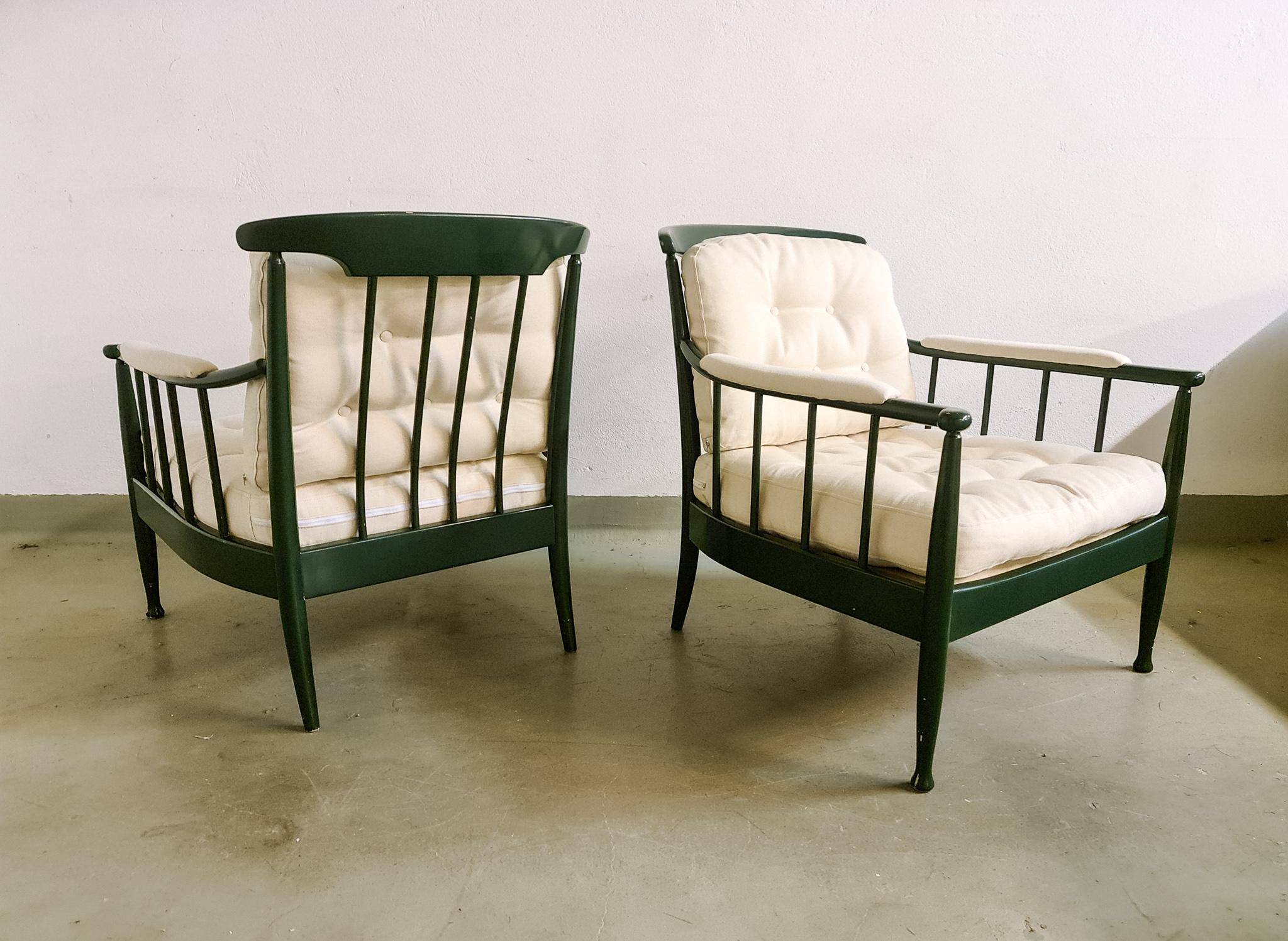 Lounge Chairs 