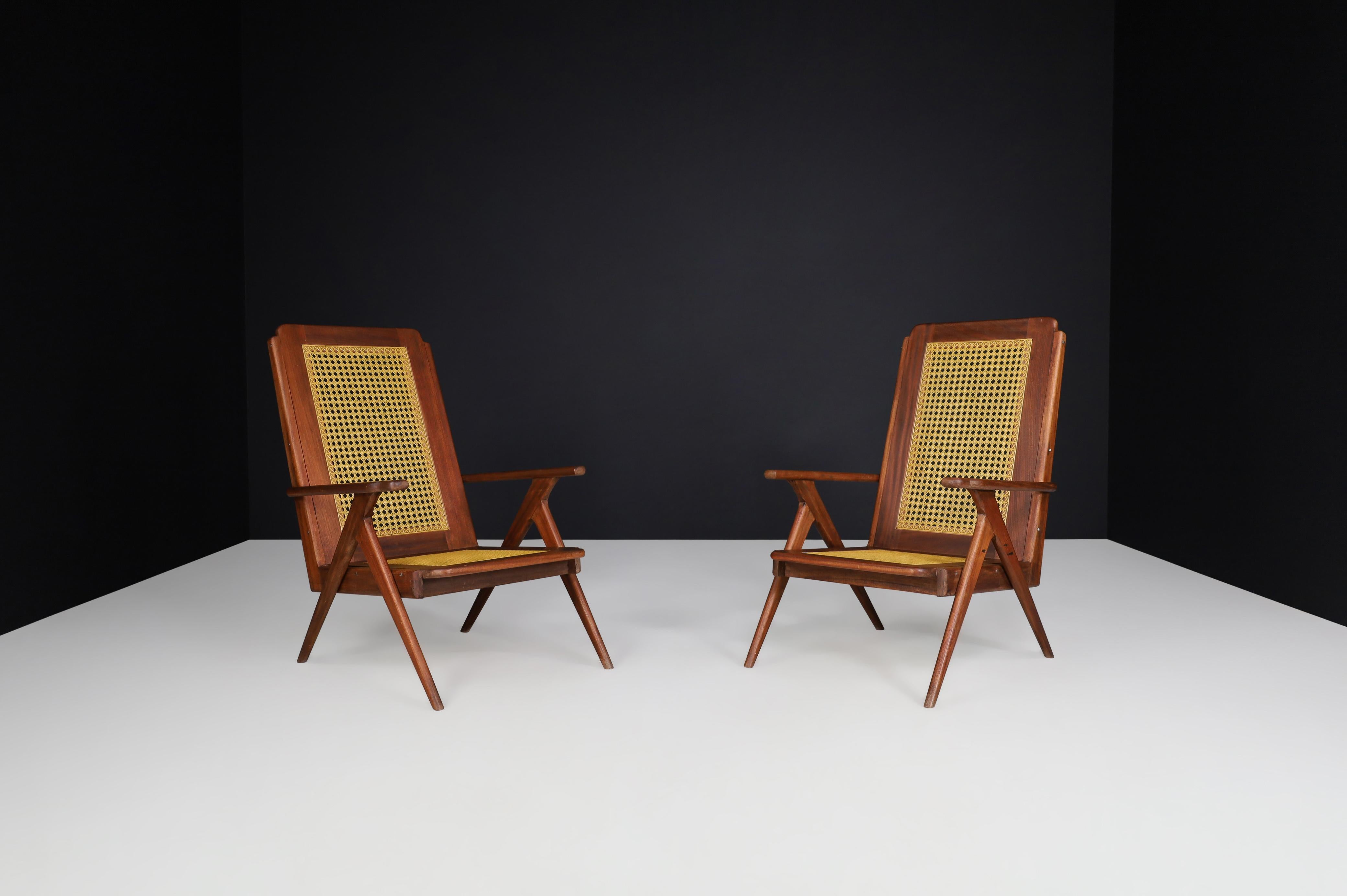 Loungesessel aus Hartholz mit Struktur und Webbing, Frankreich 1950er Jahre (Französisch) im Angebot