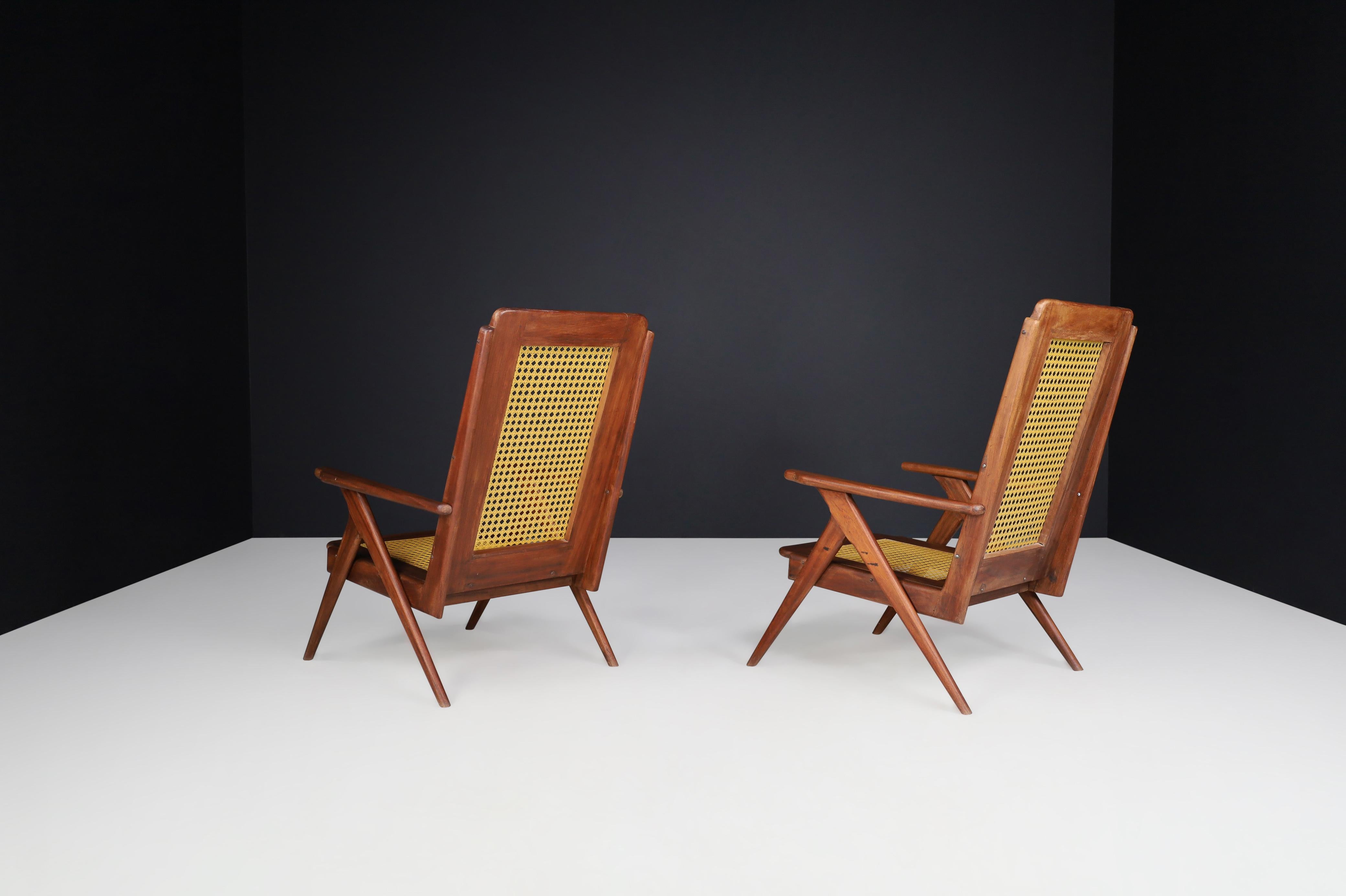 Loungesessel aus Hartholz mit Struktur und Webbing, Frankreich 1950er Jahre (Mahagoni) im Angebot