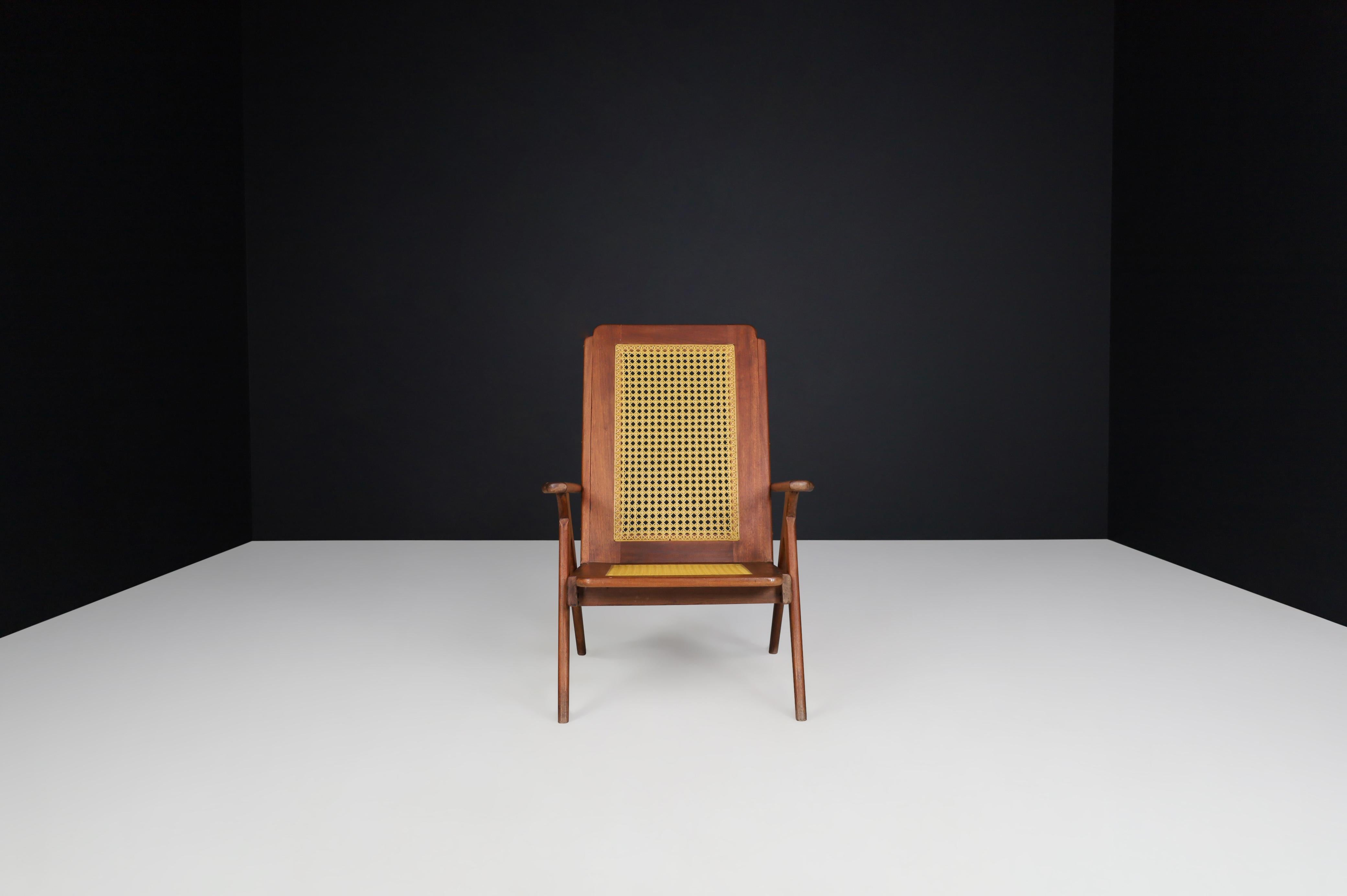Loungesessel aus Hartholz mit Struktur und Webbing, Frankreich 1950er Jahre im Angebot 1