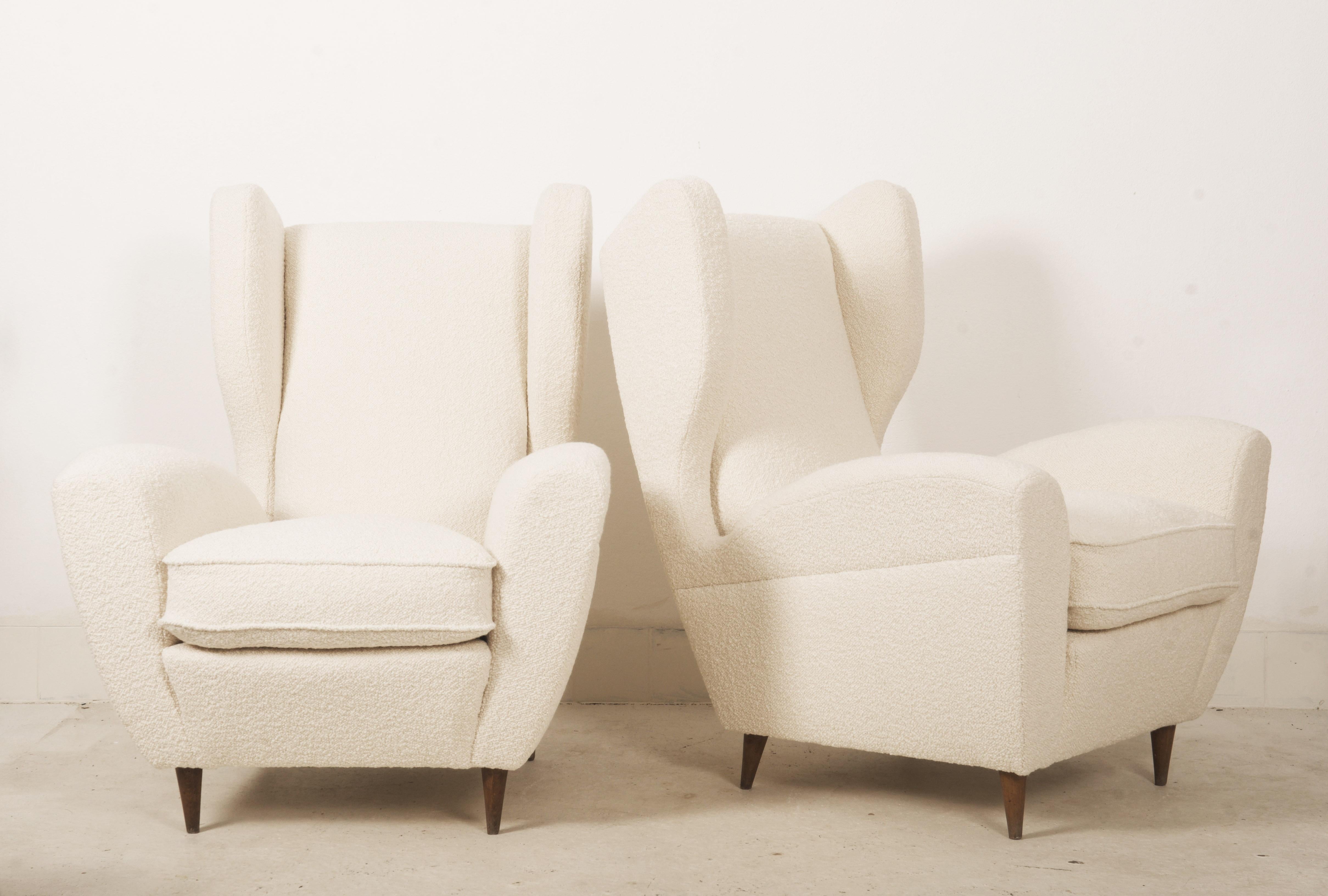 Lounge or Wingback Chairs in Cream Bouclé by Melchiorre Bega For Sale 2