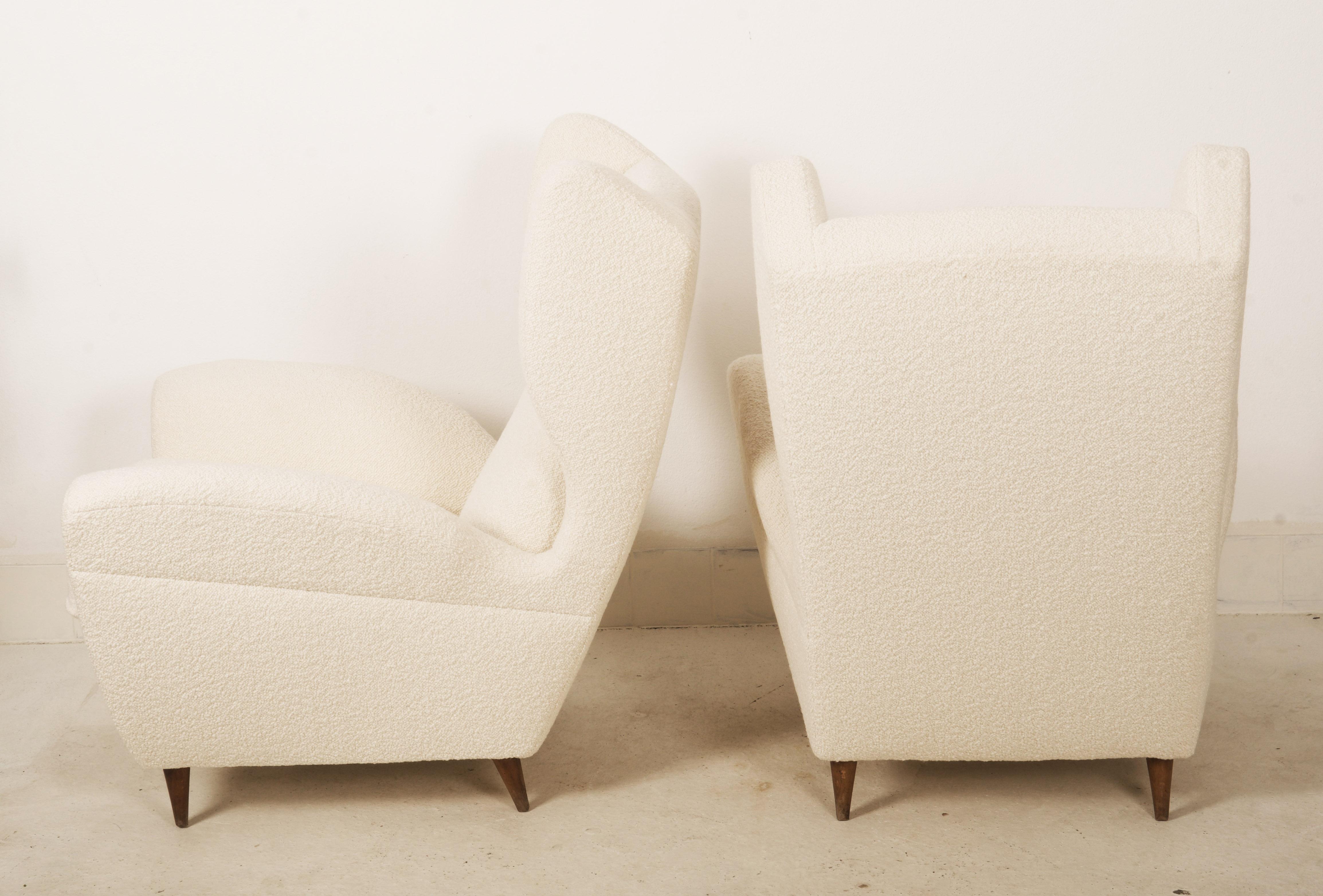 Mid-Century Modern Lounge or Wingback Chairs in Cream Bouclé by Melchiorre Bega For Sale