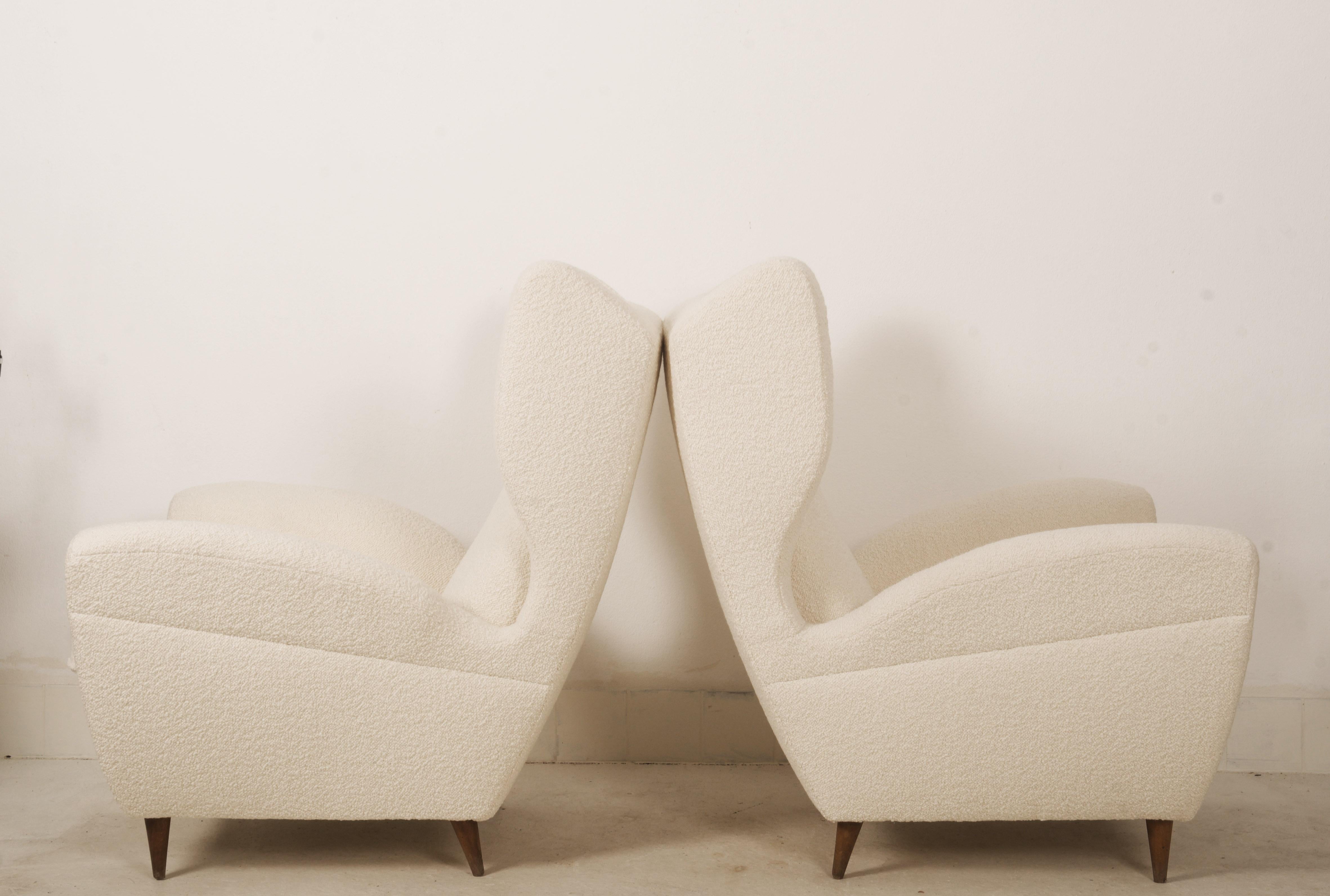 Lounge or Wingback Chairs in Cream Bouclé by Melchiorre Bega In Good Condition For Sale In Vienna, AT