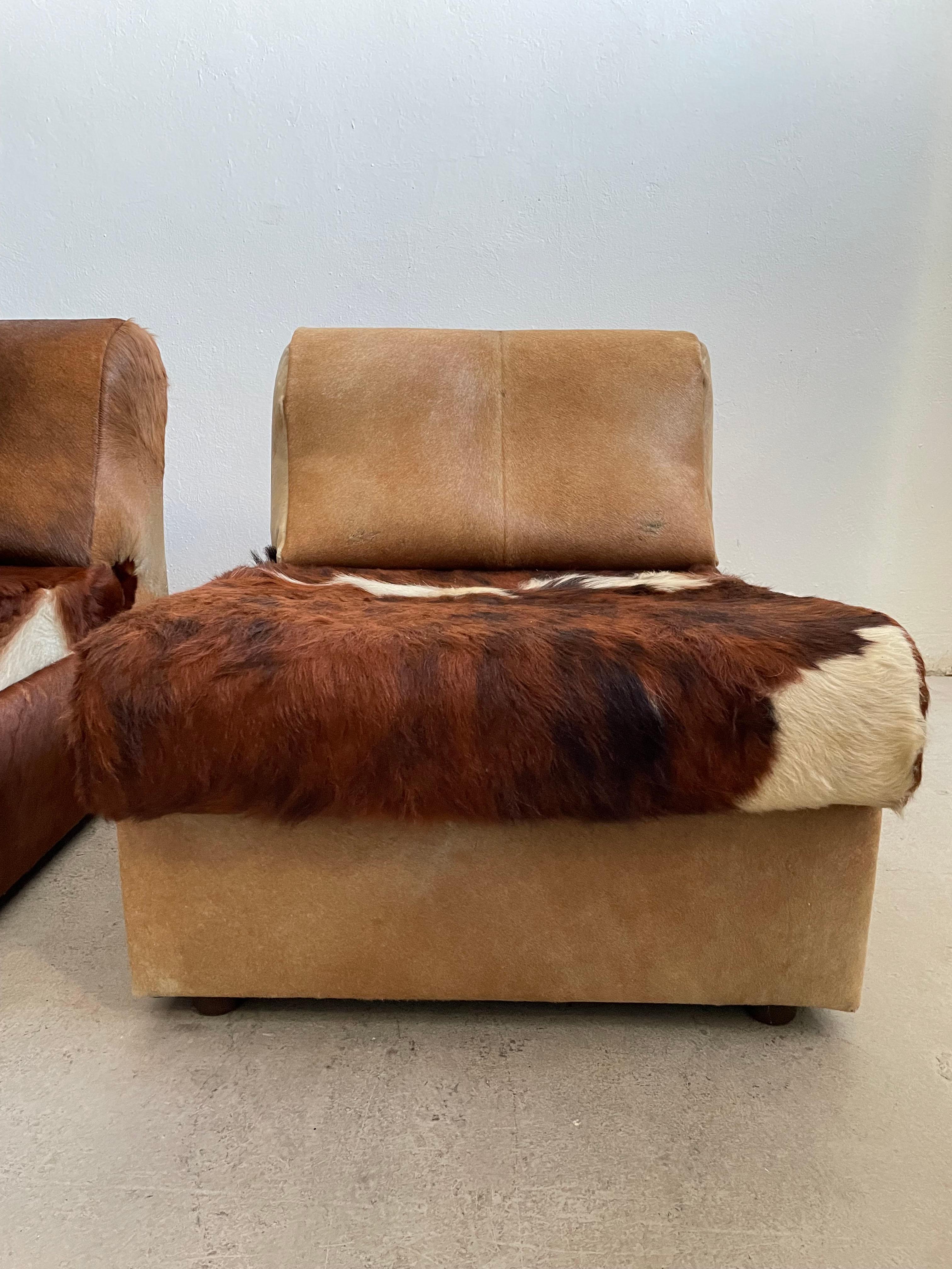 Lounge Seating Set, Sofa + Chairs in Cow Hide, Cow Fur, 1970's For Sale 4
