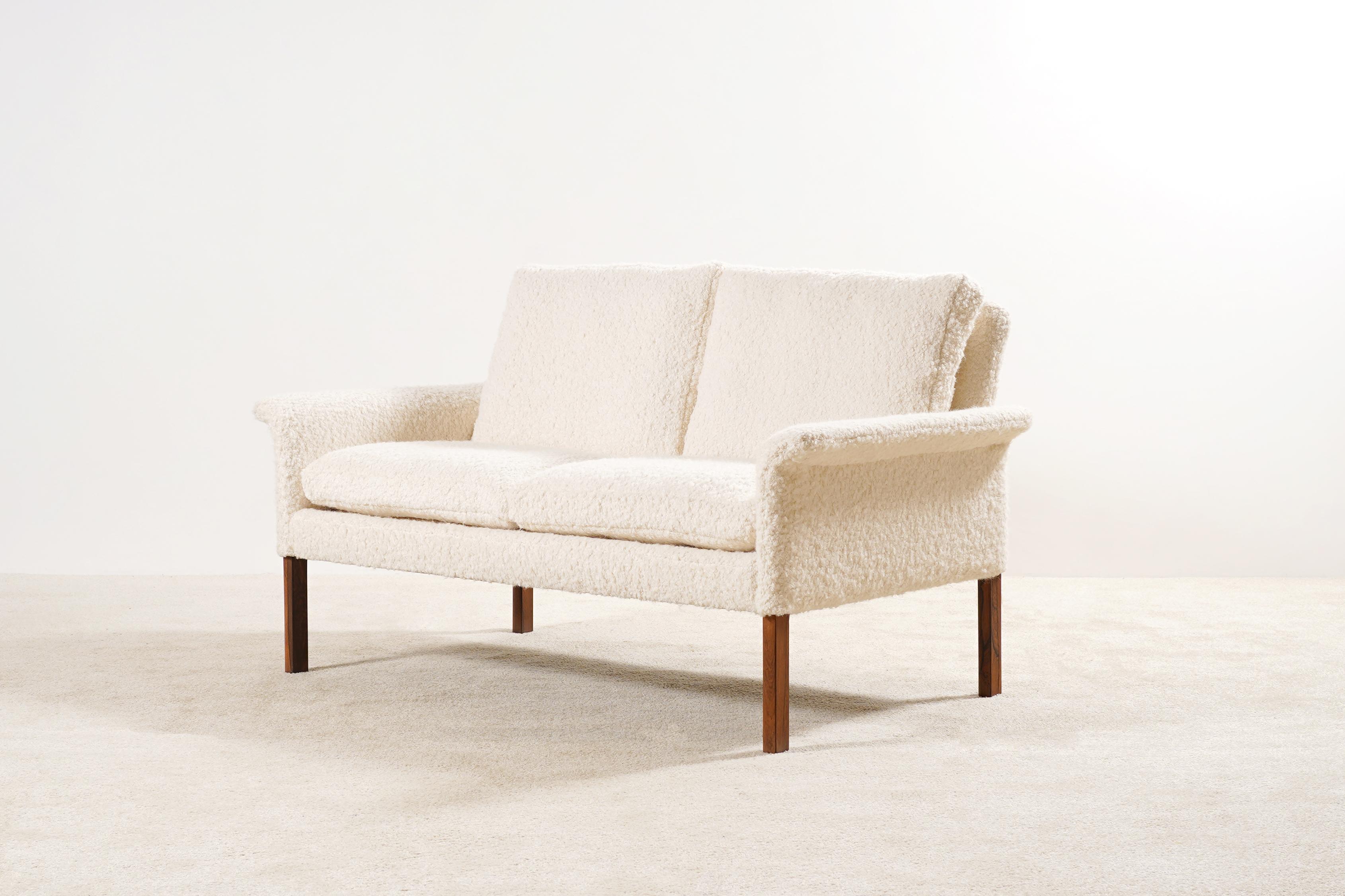 Lounge-Set aus Zweisitzer-Sofa und Sessel Modell 500 von Hans Olsen für CS Møbler (Dänisch) im Angebot