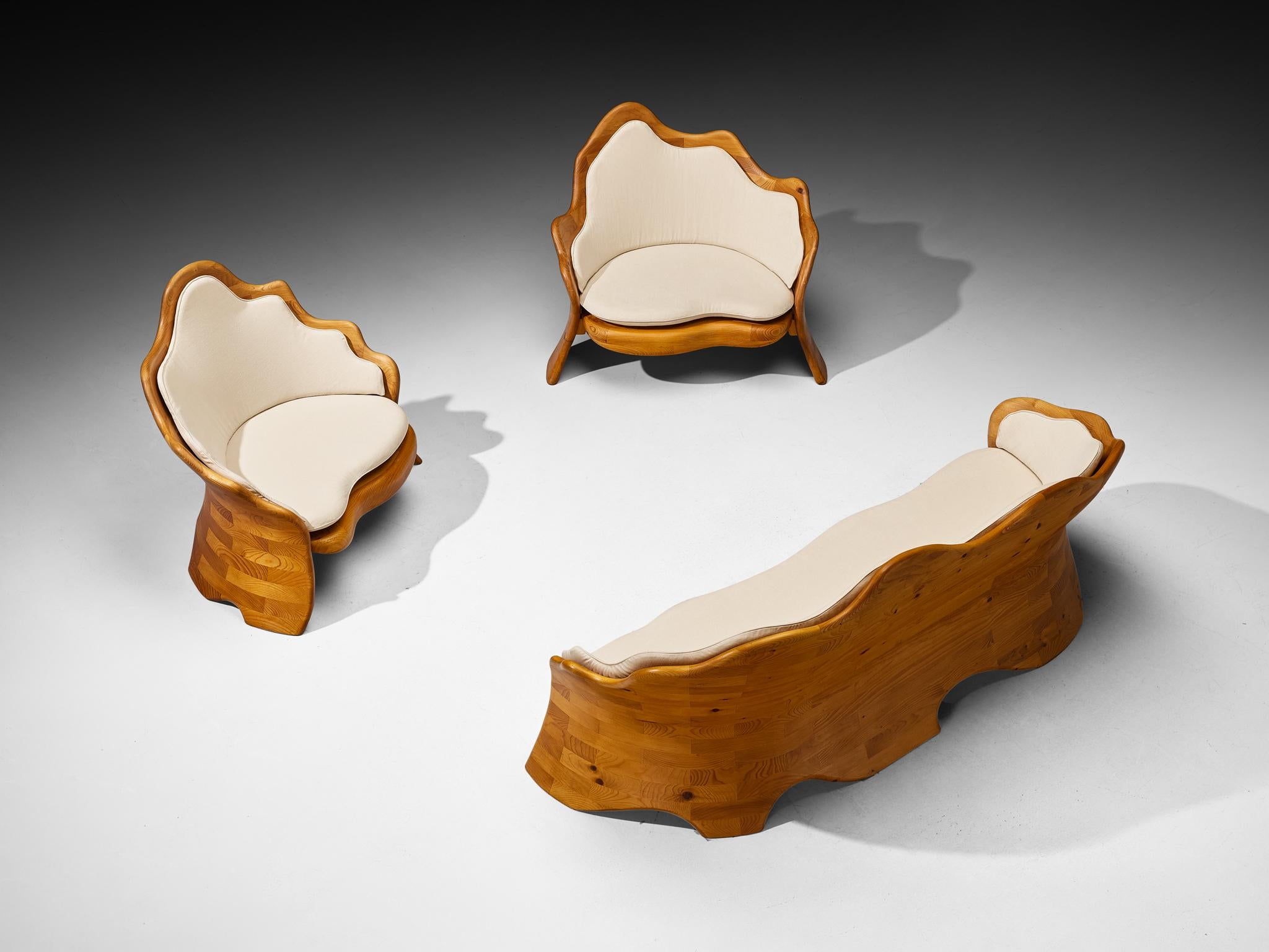 Lounge Set with Organic Shaped Wavy Sofa and Chairs in Pine In Good Condition For Sale In Waalwijk, NL