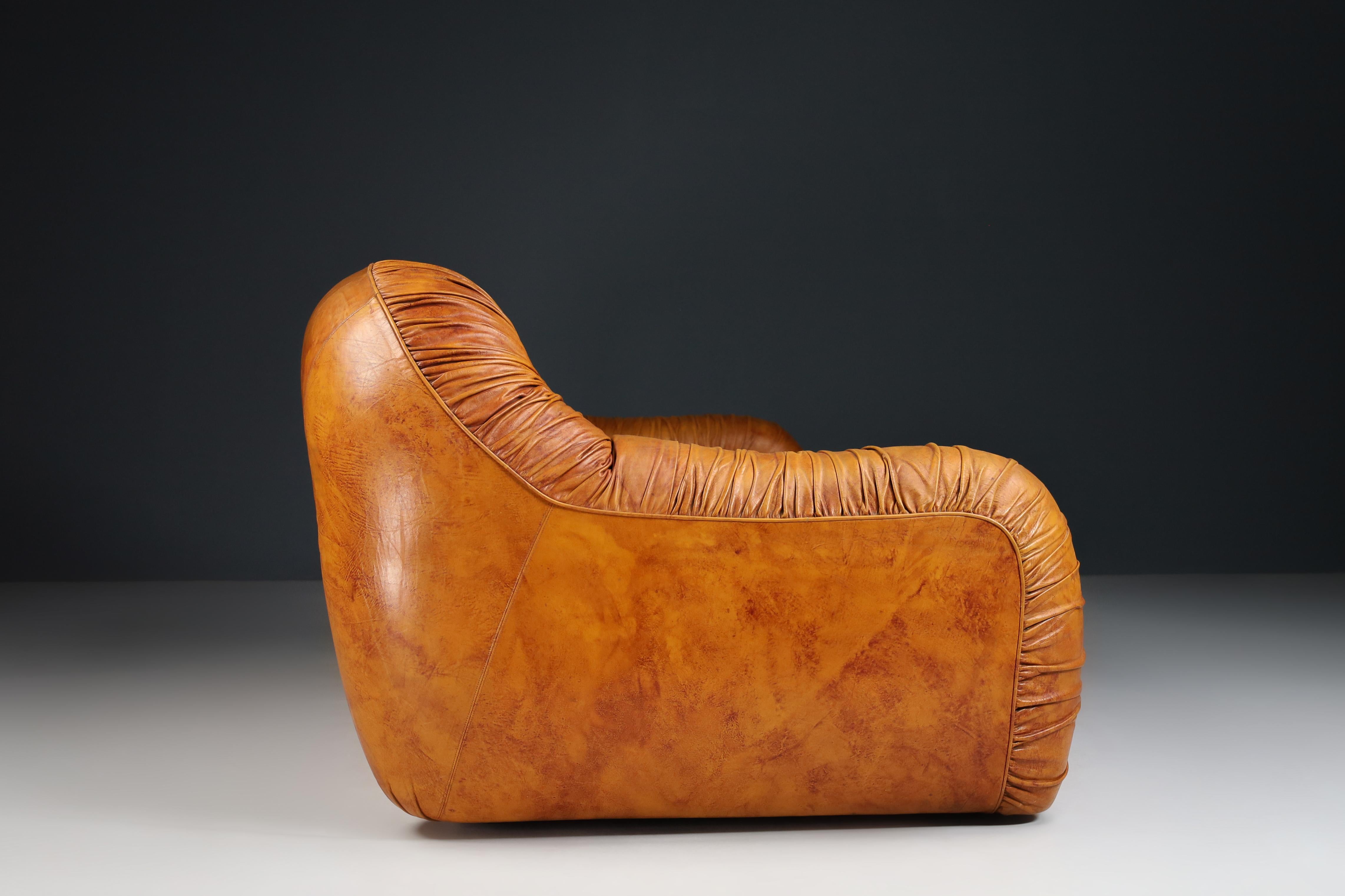 Italian Lounge Sofa in Cognac Leather by George Bighinello for Eurosalotto, Italy, 1970s For Sale