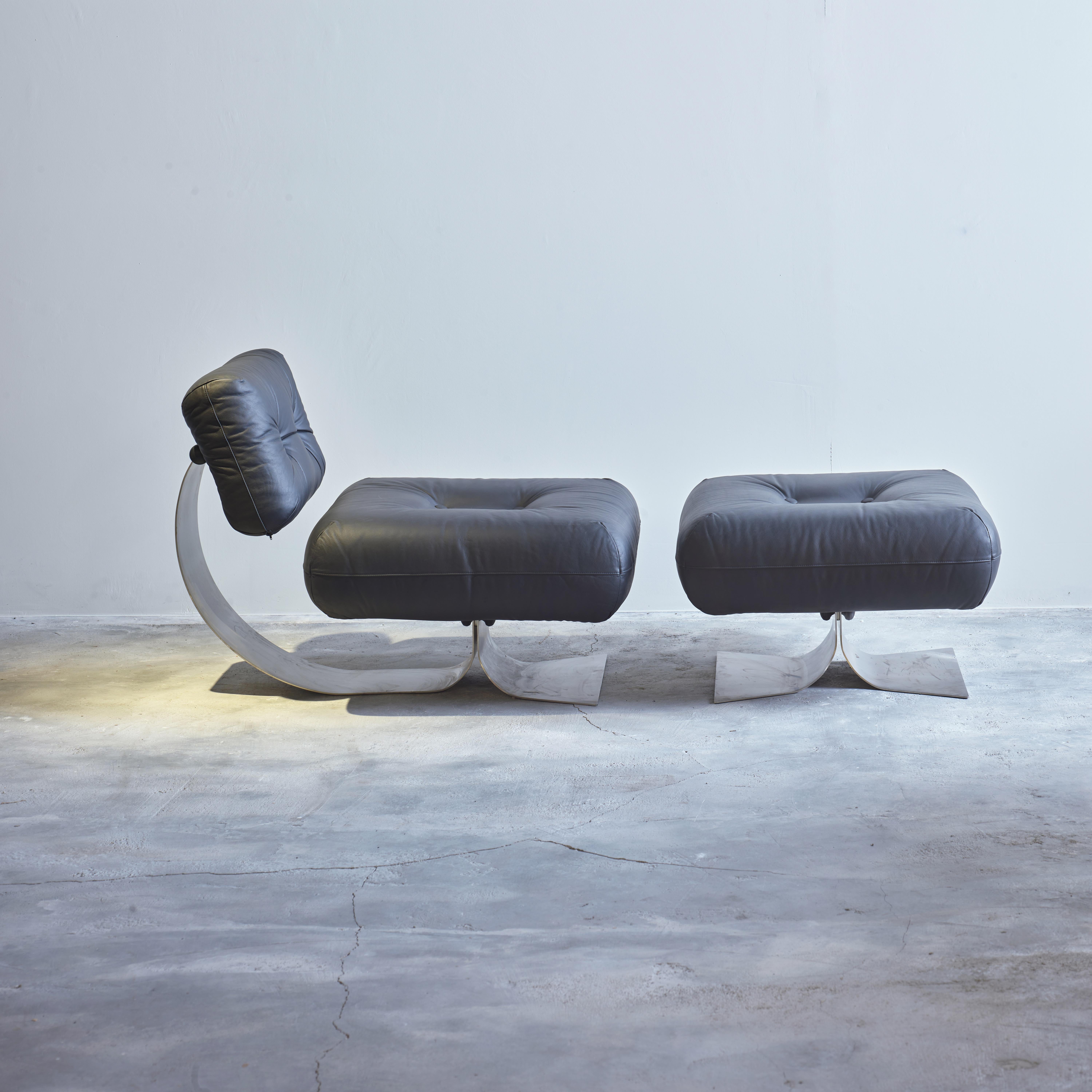 Late 20th Century Lounger and ottoman 