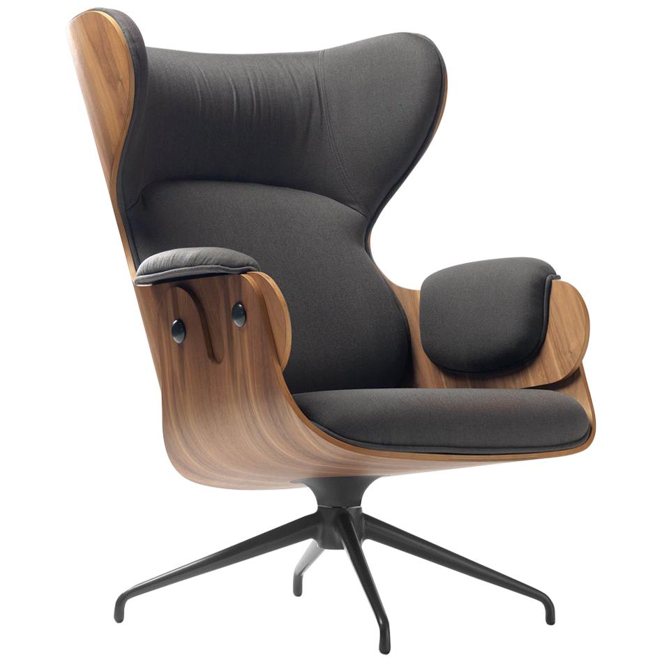 Contemporary lounge chair von Jaime Hayon, drehbarer Fuß, Nussbaum, schwarzer Stoff