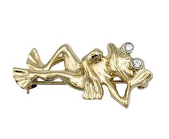 Lounging Frog with Diamond Eyes Brooch Pin Set in 14 Karat Yellow Gold