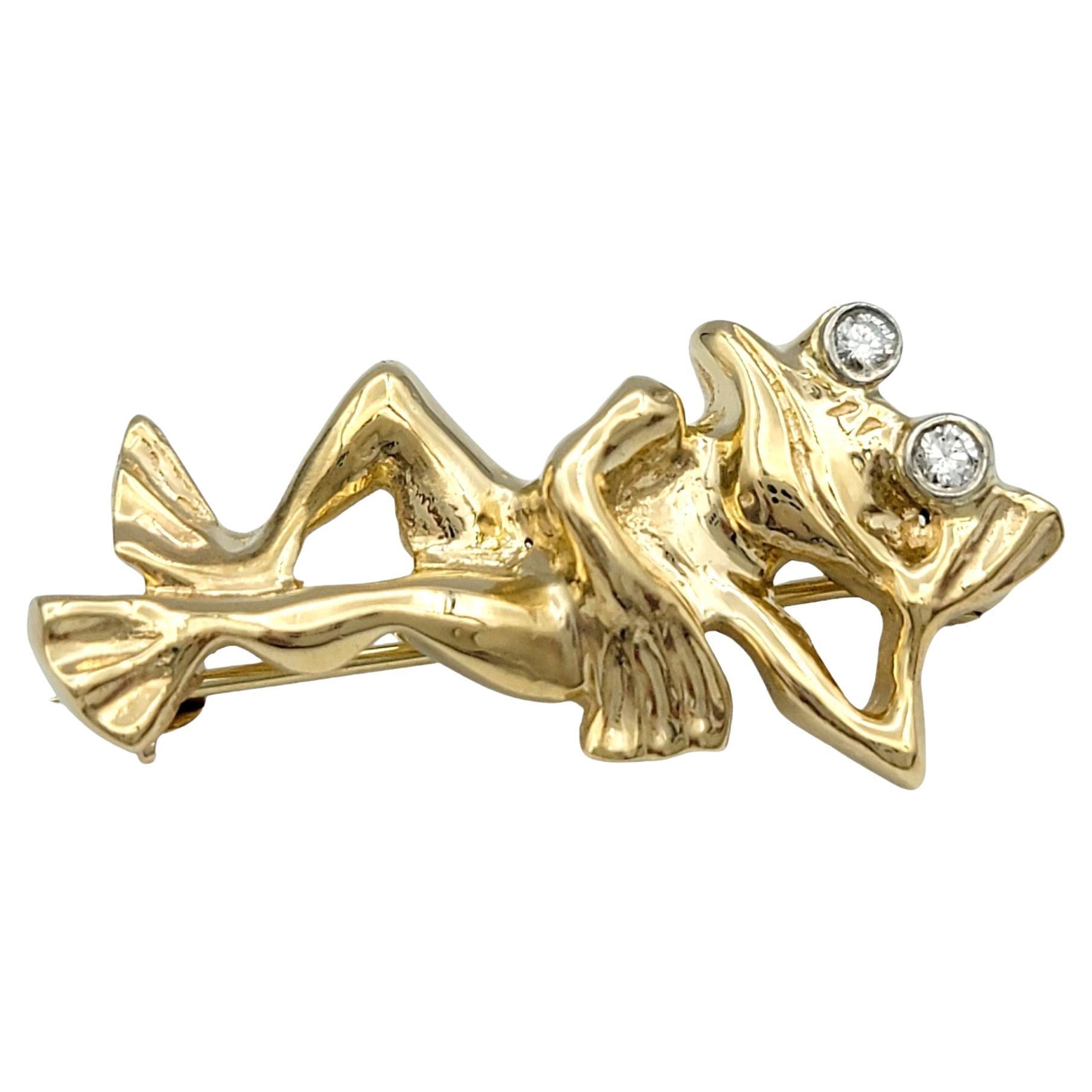 Lounging Frog with Diamond Eyes Brooch Pin Set in 14 Karat Yellow Gold For Sale