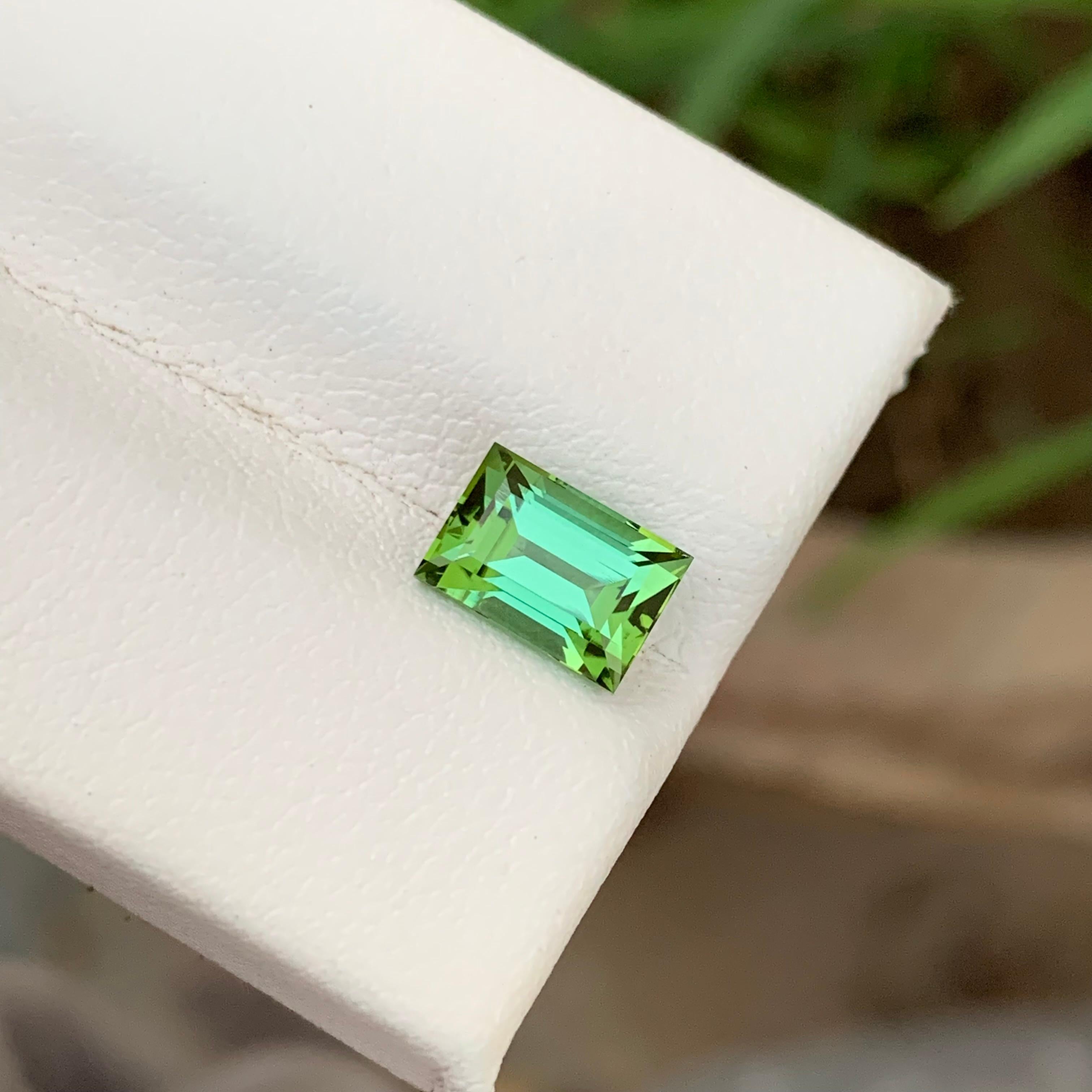 Women's or Men's Loupe Clean 1.90 Carats Loose Green Tourmaline With Lagoon Shade Baguette Cut For Sale