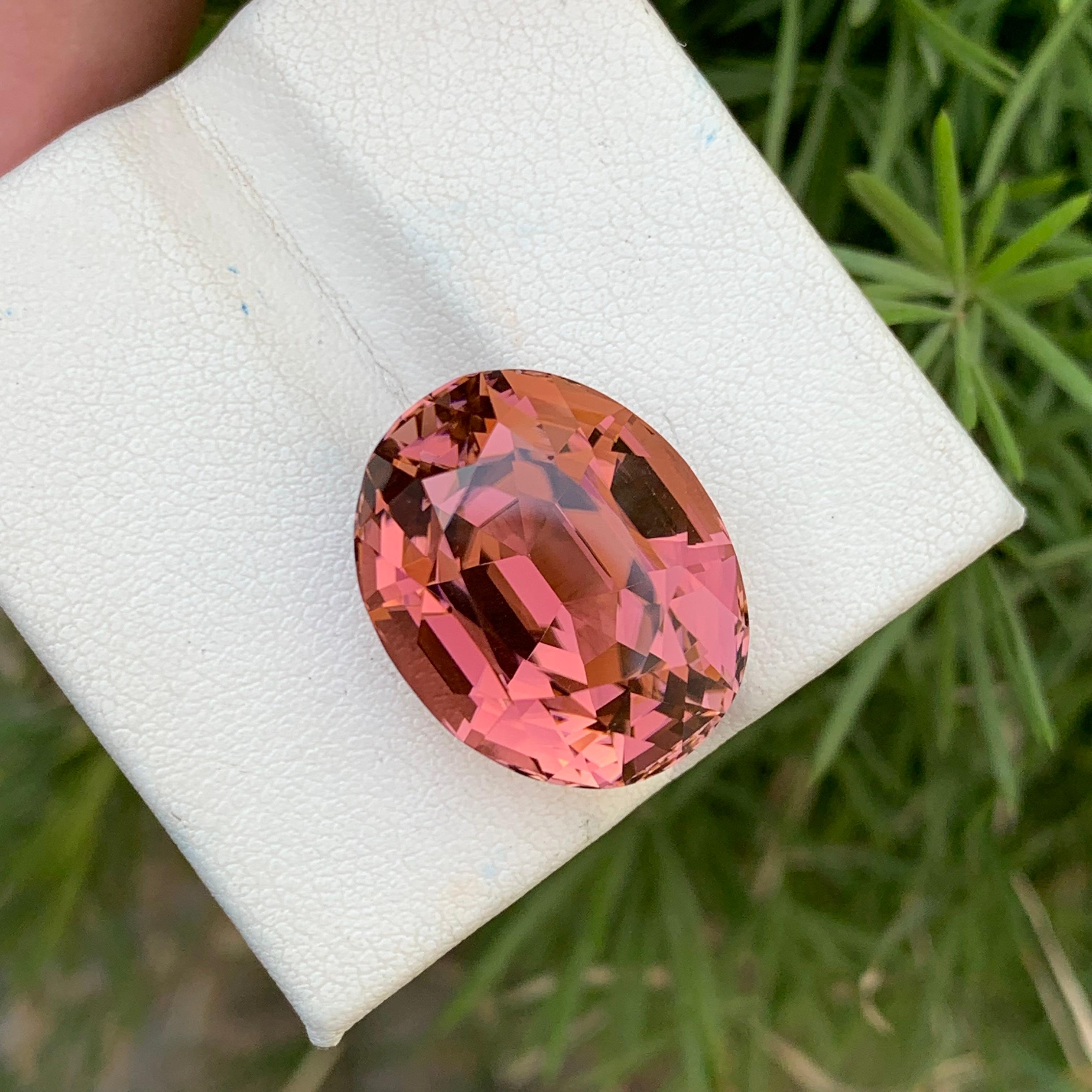 Loupe Clean 28.40 Carats Natural Loose Peachy Red Tourmaline Necklace Jewellery  In New Condition For Sale In Peshawar, PK