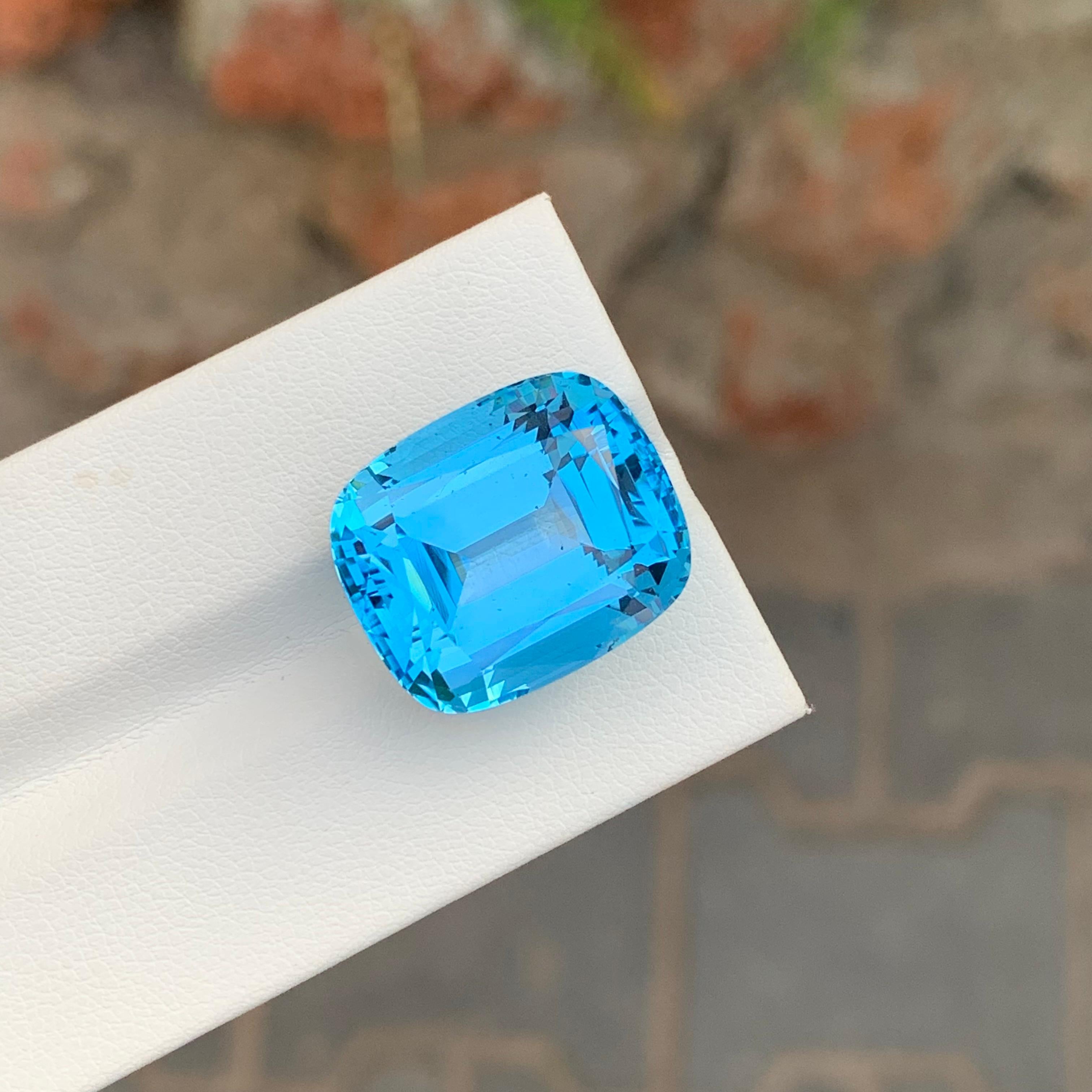 Women's or Men's Loupe Clean Amazing 32.50 Carat Loose Swiss Blue Topaz From Brazilian Mine For Sale