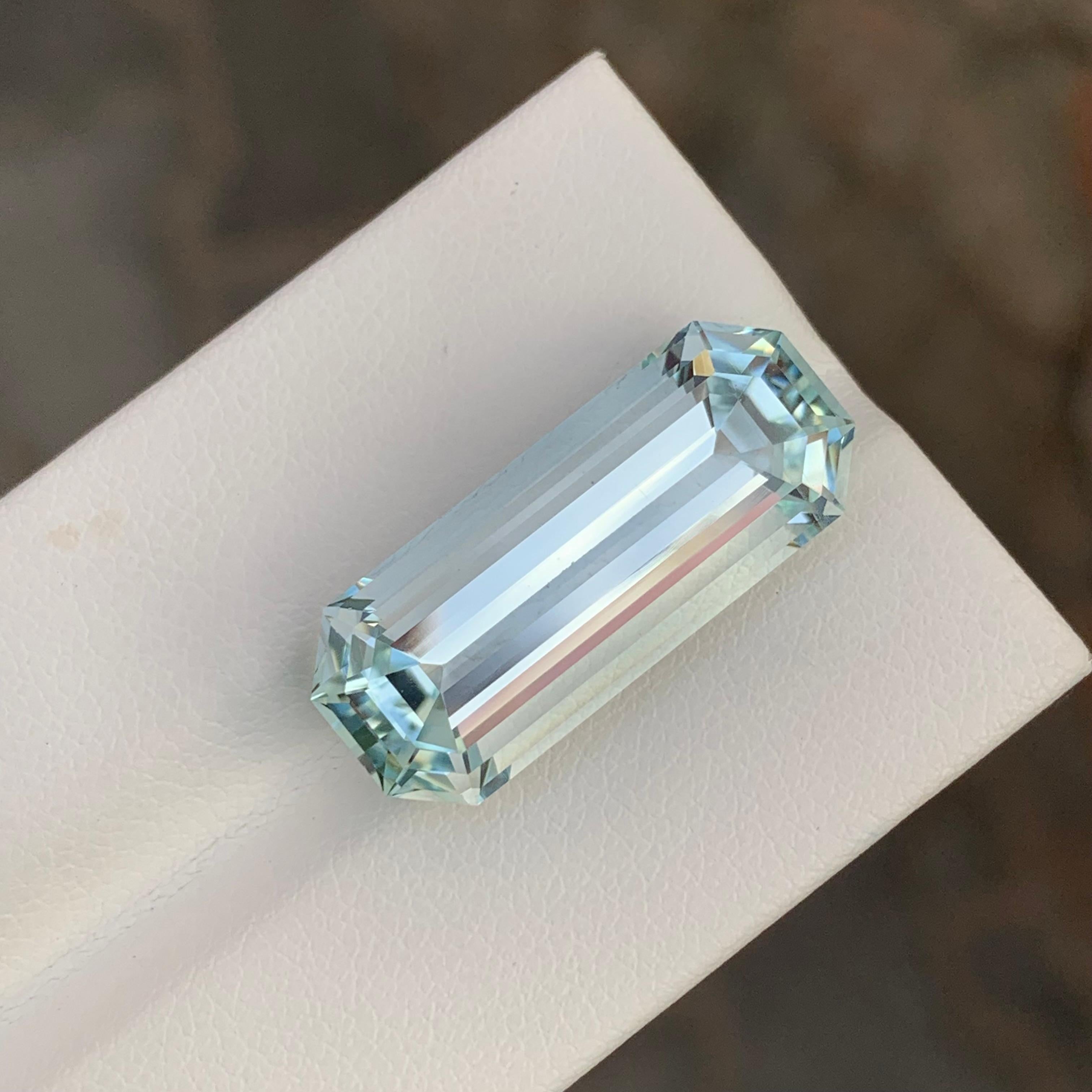 Loupe sauberer langer, natürlicher, loser, unbehandelter Aquamarin in Smaragdform 15,40 Karat im Angebot 4