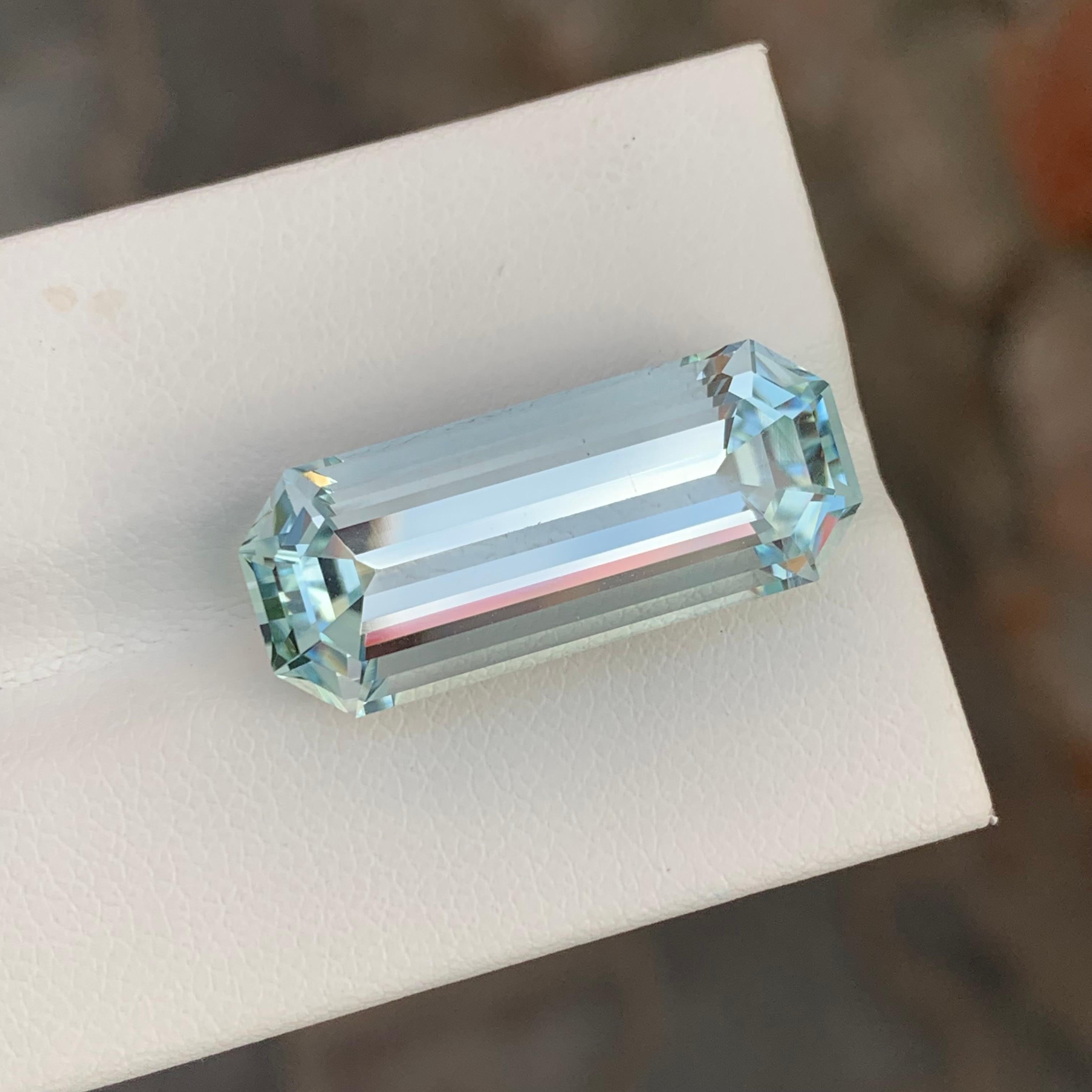 Loupe sauberer langer, natürlicher, loser, unbehandelter Aquamarin in Smaragdform 15,40 Karat im Angebot 3