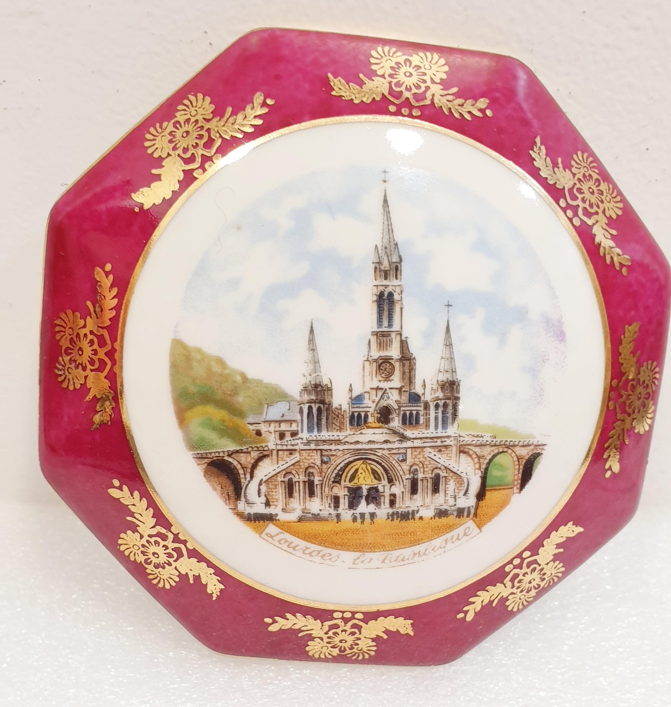 19th Century Lourdes Limoges France Vintage Round Porcelain Garnet Gold Trinket Box For Sale