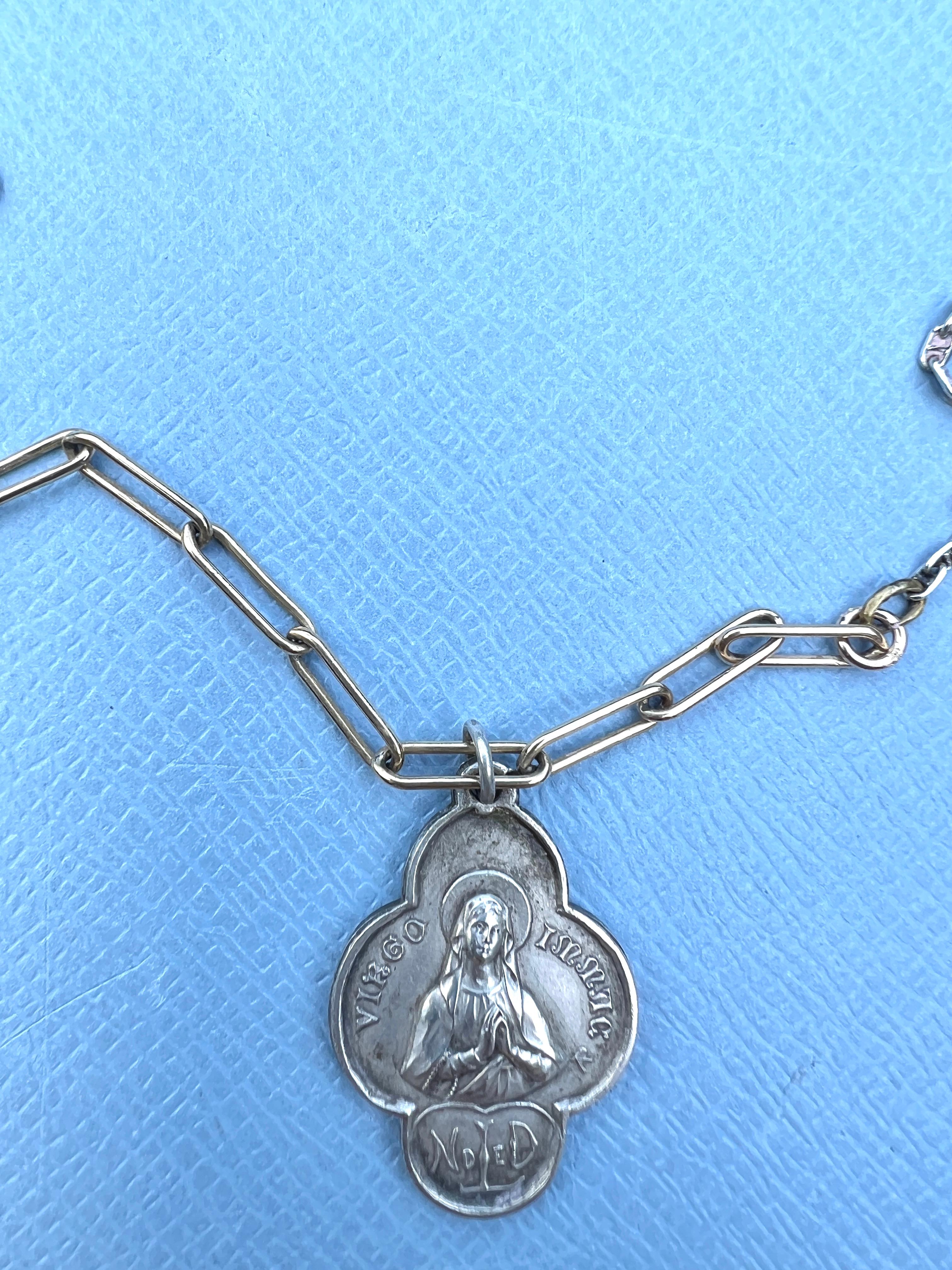 Contemporary Lourdes Virgin Mary Medal Chain Necklace Souvenir Four-Leaf
