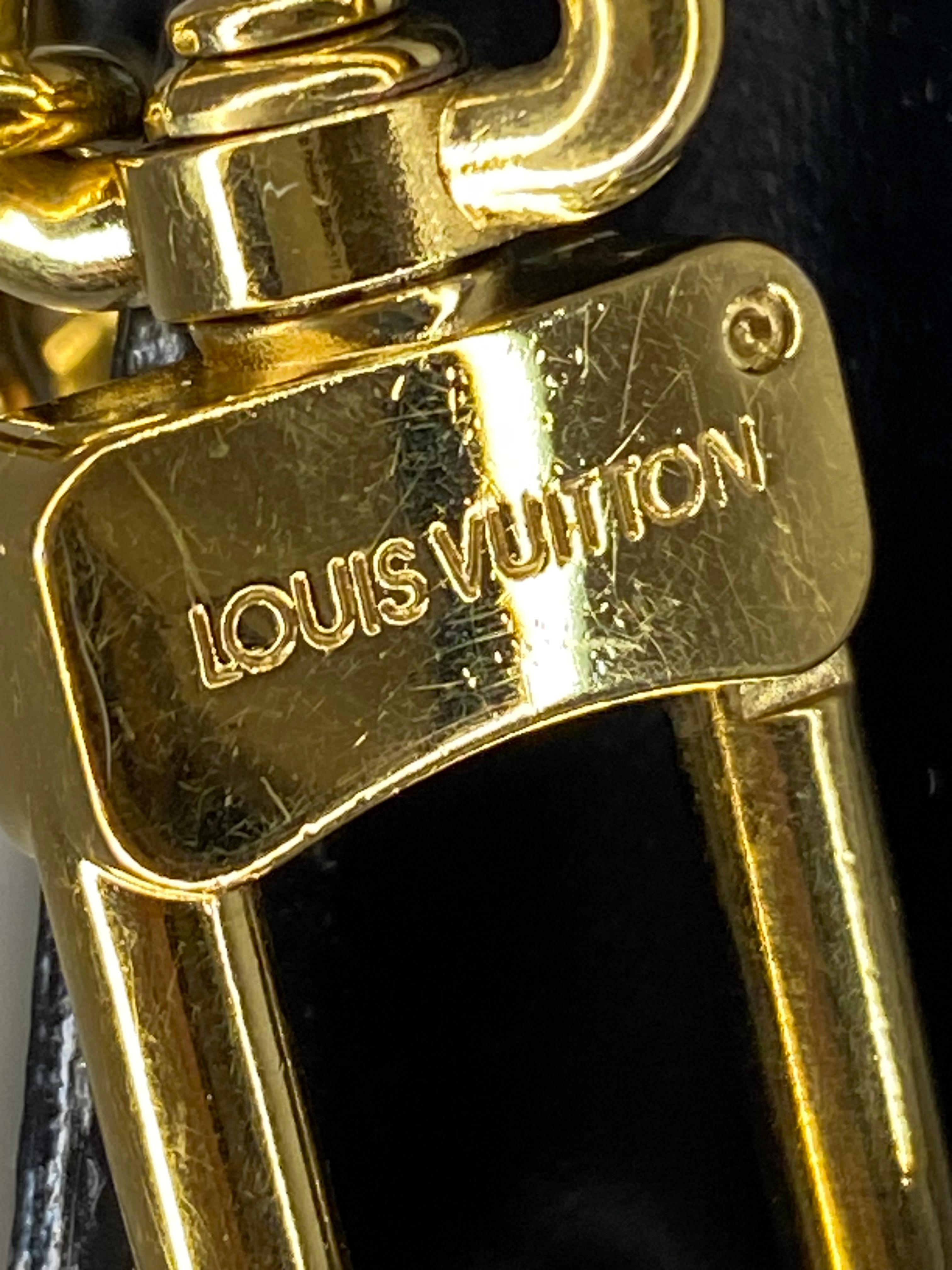 Lousi Vuitton Epi Leather Pochette Accessories Bag PM In condizioni ottime in vendita a Glasgow, GB