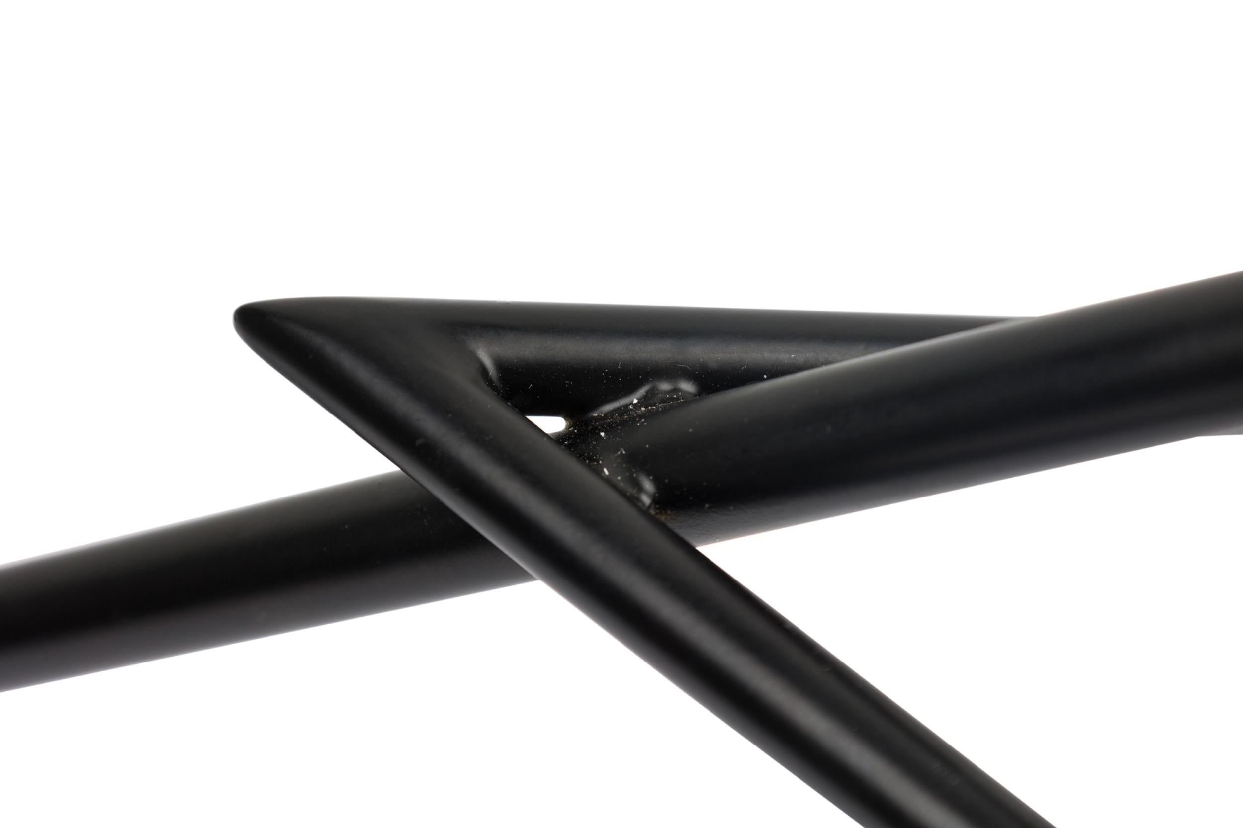 Louva Contemporary / Modern Black Metal Tripod Table / Desk Lamp For Sale 6