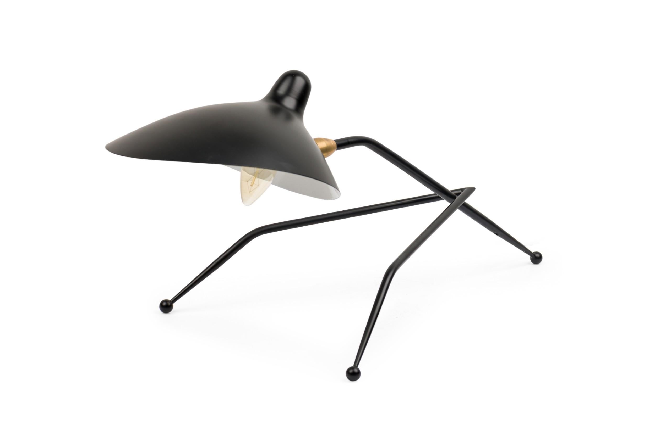 Louva Contemporary / Modern Black Metal Tripod Table / Desk Lamp For Sale 1