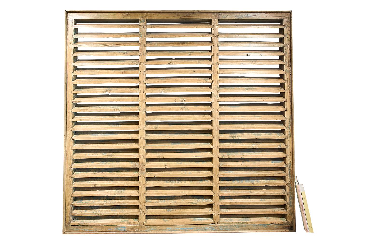 Louver Panel Window Shutter (Britisch Kolonial) im Angebot