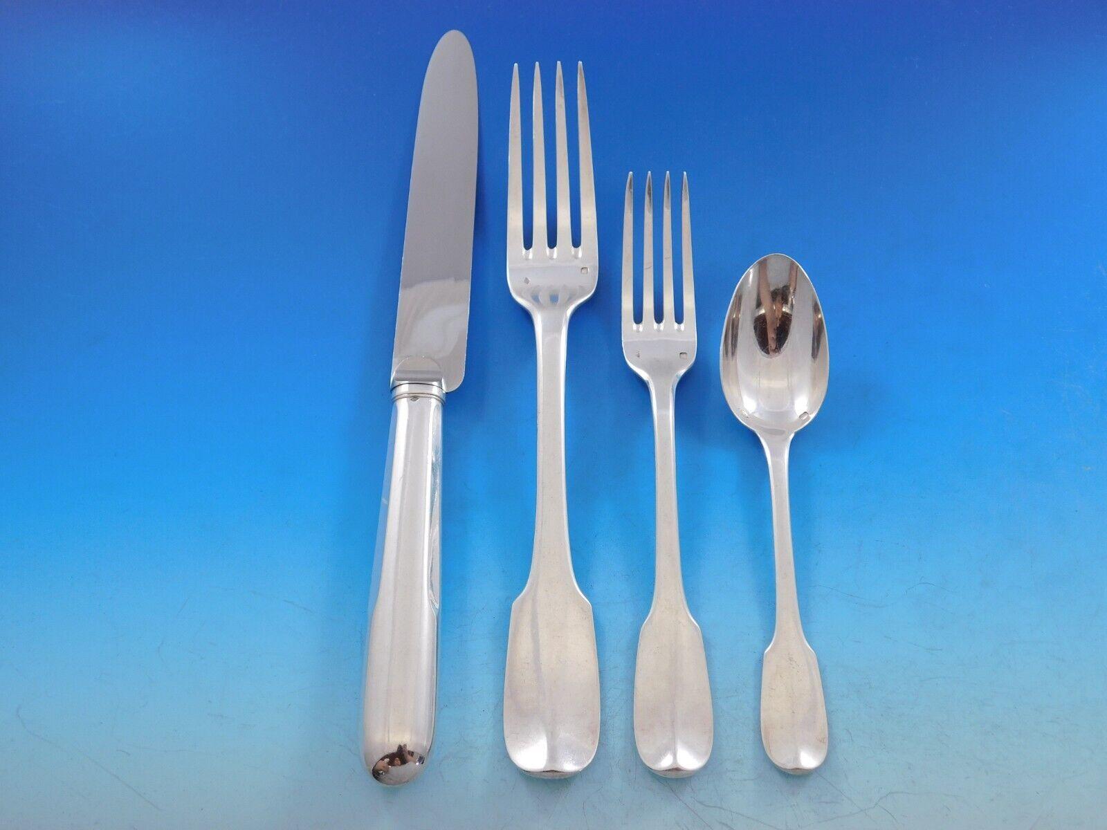 L'orfèvre parisien Puiforcat est considéré comme l'un des noms légendaires de l'artisanat d'argent européen. 
Superbe service de couverts Louvois by Puiforcat en argent massif, 54 pièces :

6 Couteaux de table, pointus, 9 3/4