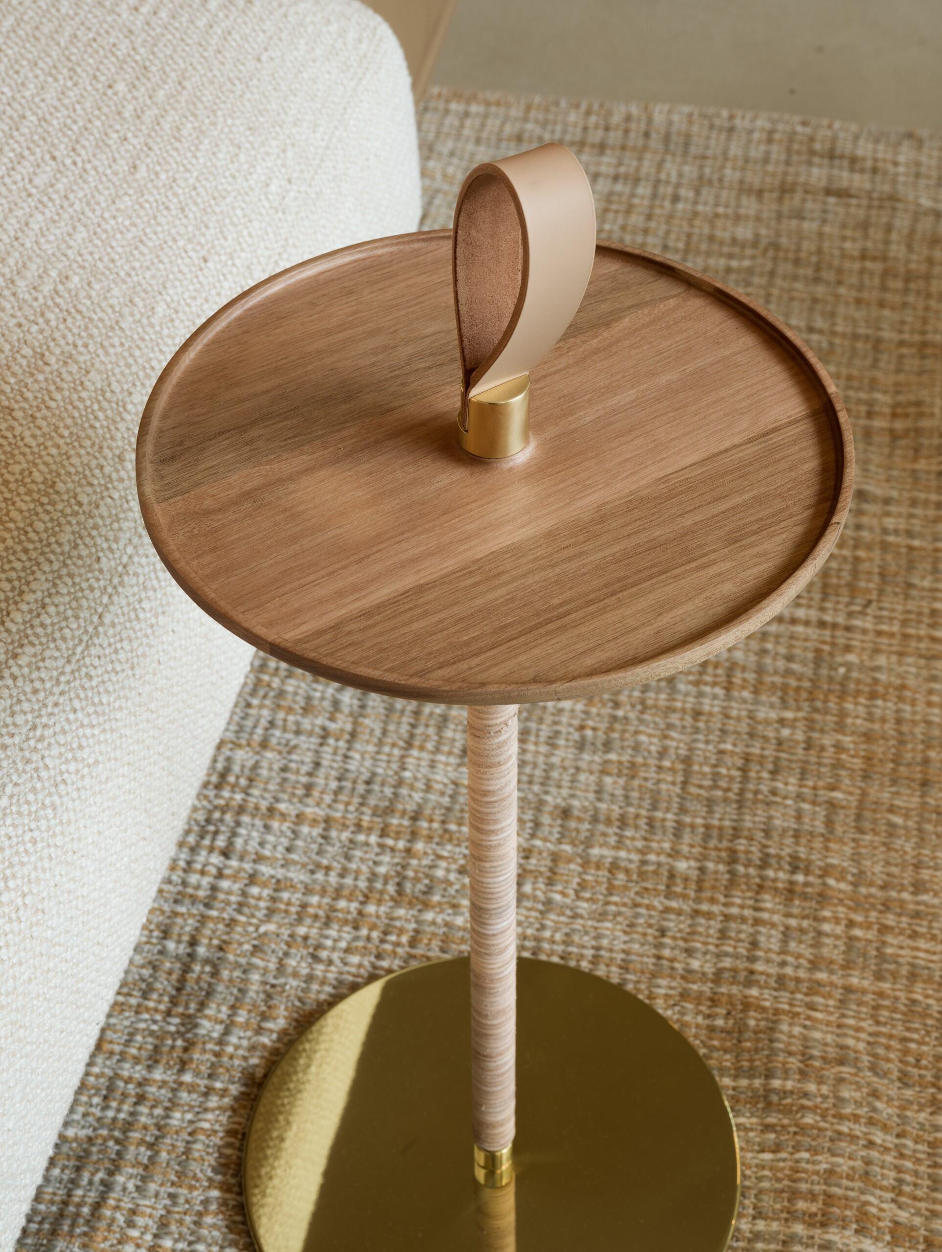 XXIe siècle et contemporain Table d'appoint Louvre par Bruno de Carvalho - Wood, Brass & Handcraft Leather Detai en vente