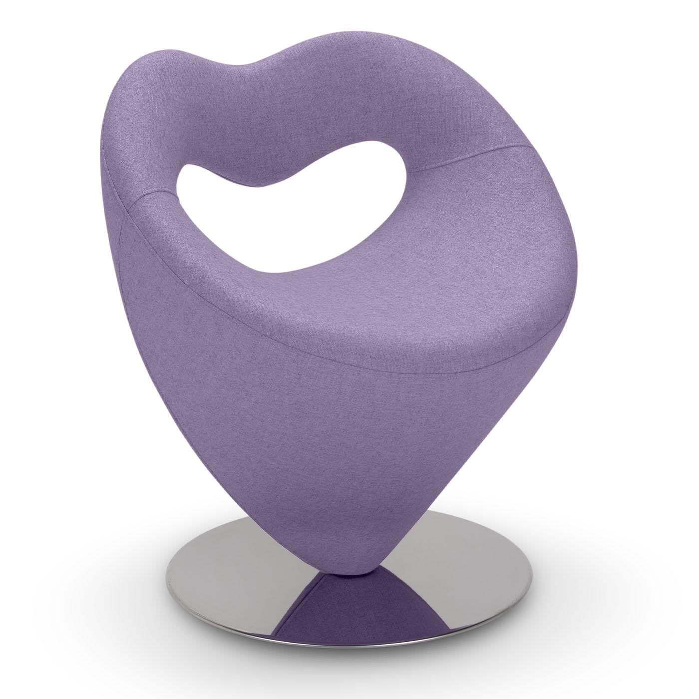 El Sillón LOV no es sólo un mueble; encarna la esencia del amor en su forma más expansiva. Representa el amor apasionado, el amor fraternal, el amor a un amigo, el amor maternal y el amor solidario. La base es giratoria. El diseño y la comodidad del