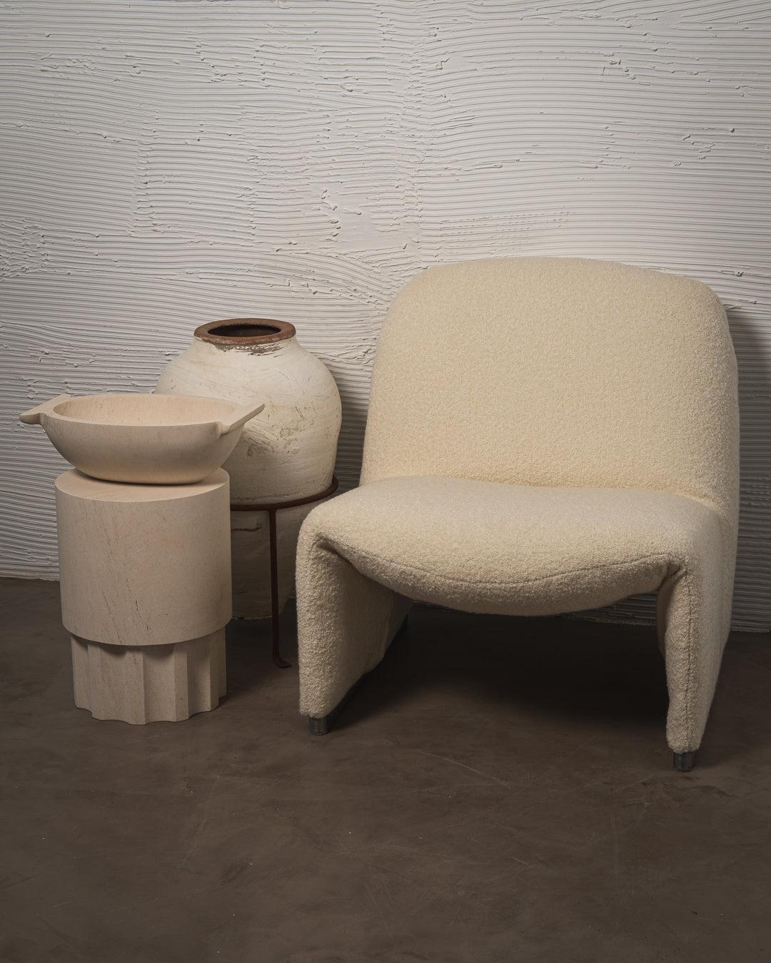 Lov Table d'appoint nervurée Neuf - En vente à Toronto, CA