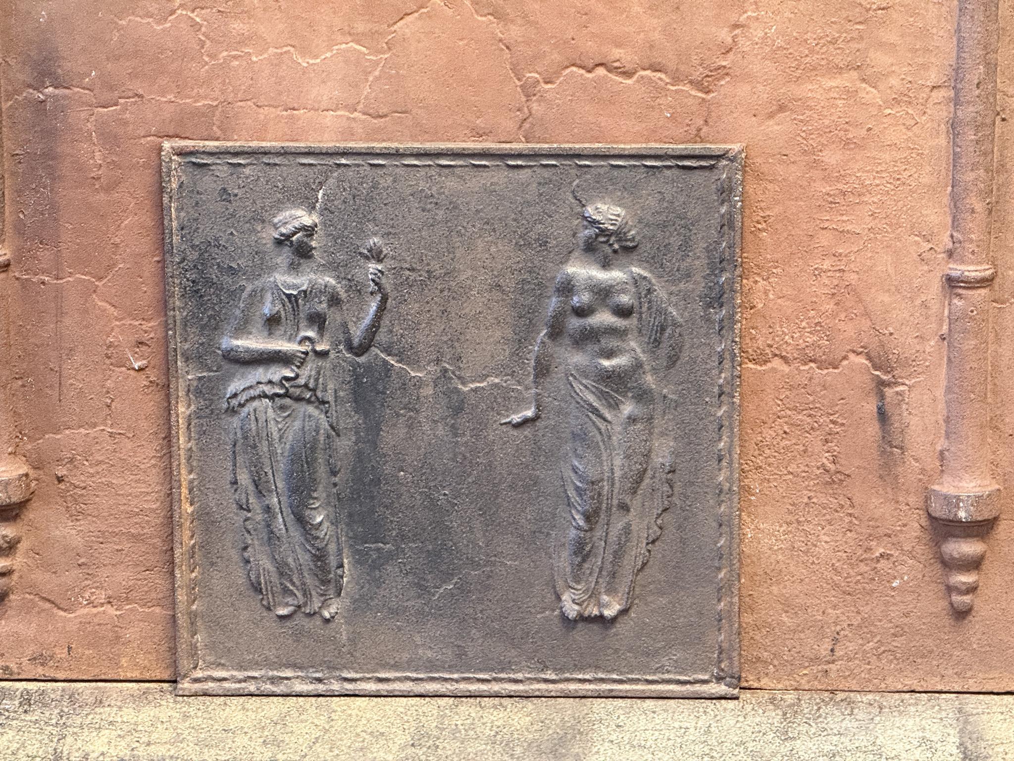 L'amour reçoit les conseils de Prudence (avec un serpent). La prudence et l'amour sont deux vertus. La prudence est l'une des quatre vertus cardinales : 
