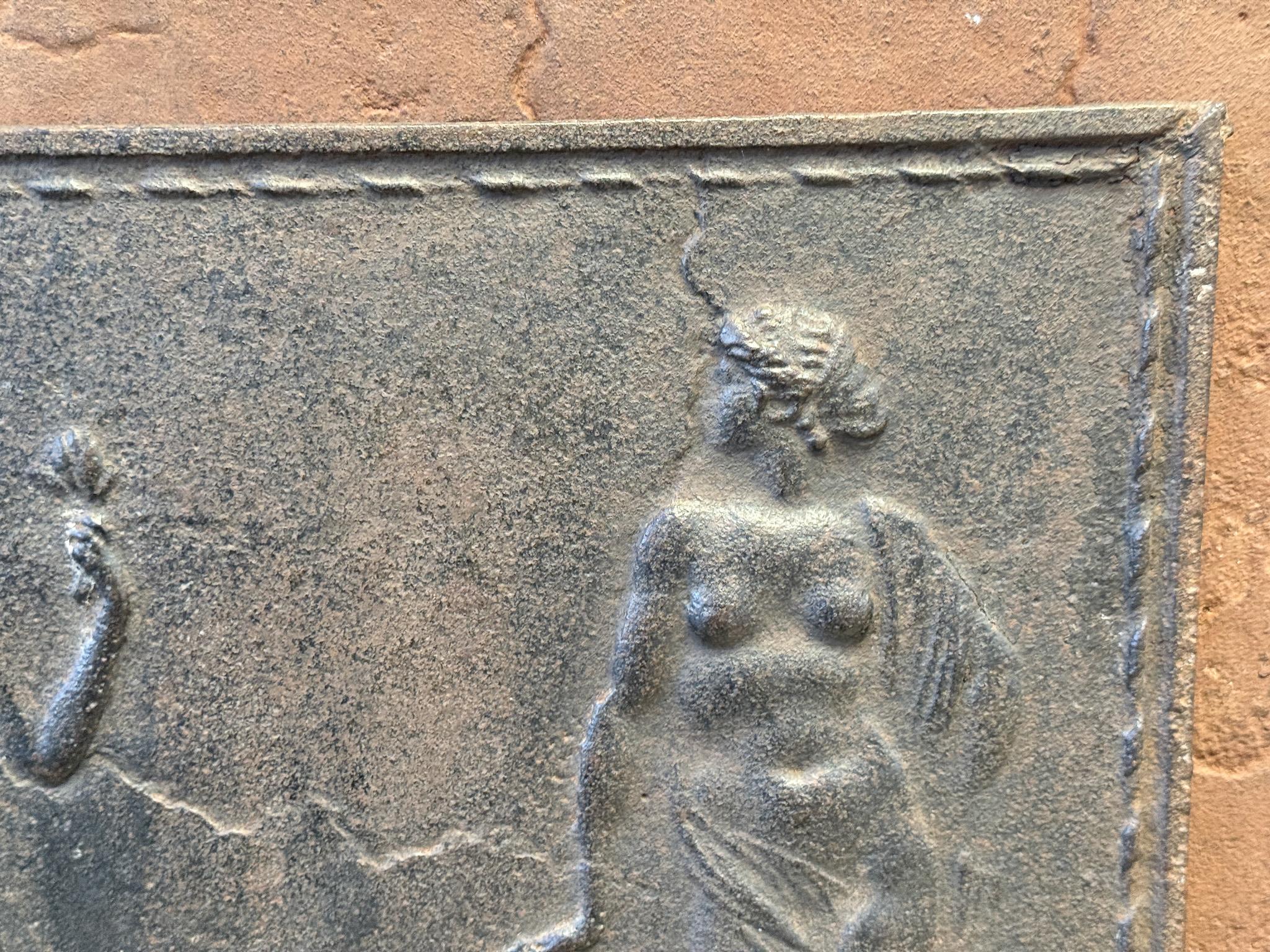 Plaque de cheminée néoclassique, France, début du 19e siècle Bon état - En vente à Soest, NL