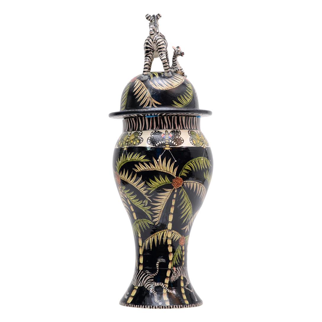 Sud-africain Urne zébrée Love Art en céramique, fabriquée à la main en Afrique du Sud en vente