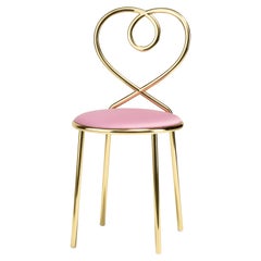 Chaise d'amour Ninfea en laiton poli par Nika Zupanc