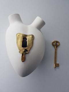 Vasi con design a cuori "Love" Set di 5 pezzi, Made in Italy, 2019, Decorazione da parete