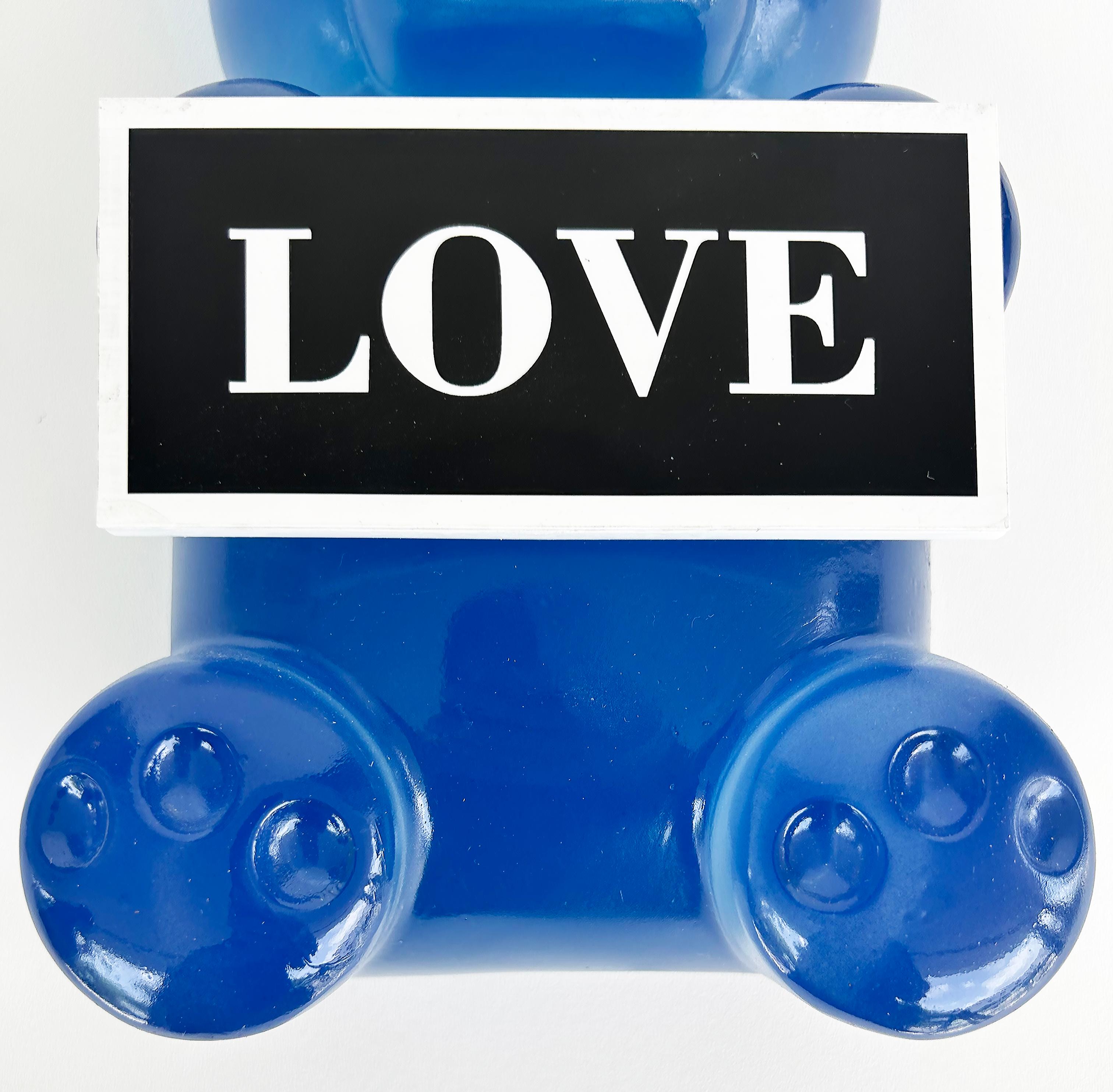 „LOVE Gummy Bear“ Acryl-Skulptur des New Yorker Straßenkünstlers WhisBe (Moderne) im Angebot