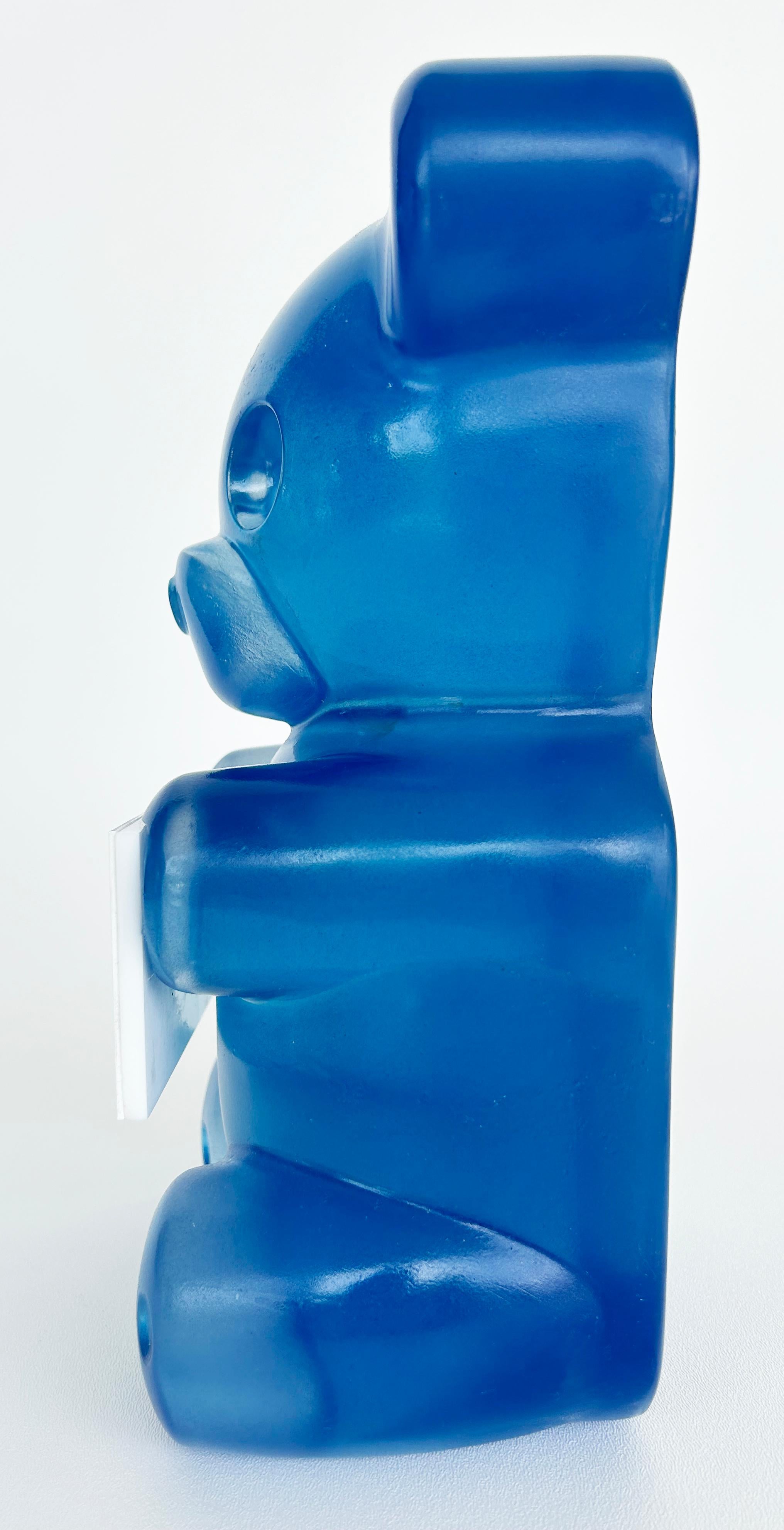 „LOVE Gummy Bear“ Acryl-Skulptur des New Yorker Straßenkünstlers WhisBe im Zustand „Neu“ im Angebot in Miami, FL