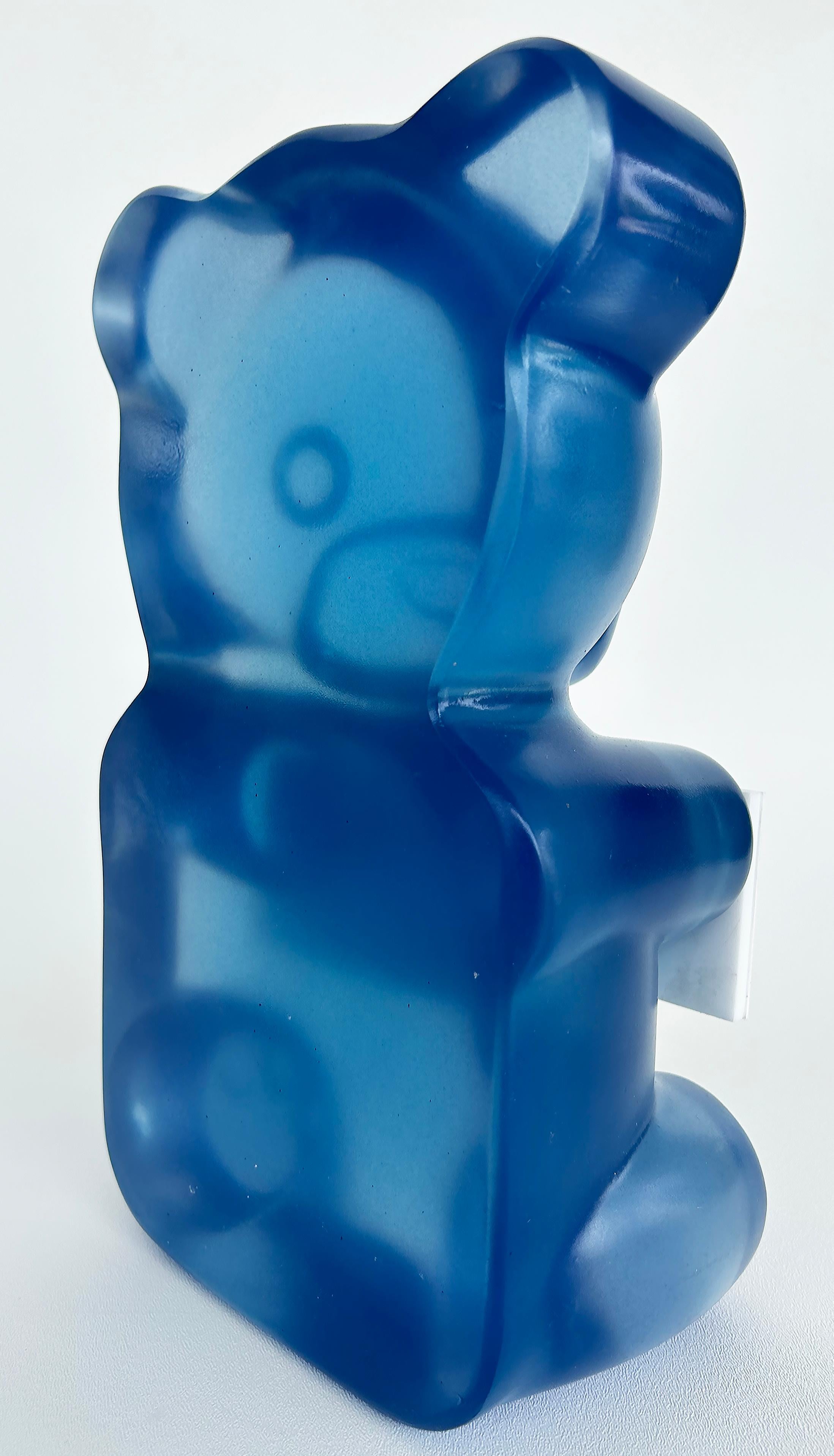 „LOVE Gummy Bear“ Acryl-Skulptur des New Yorker Straßenkünstlers WhisBe im Angebot 2