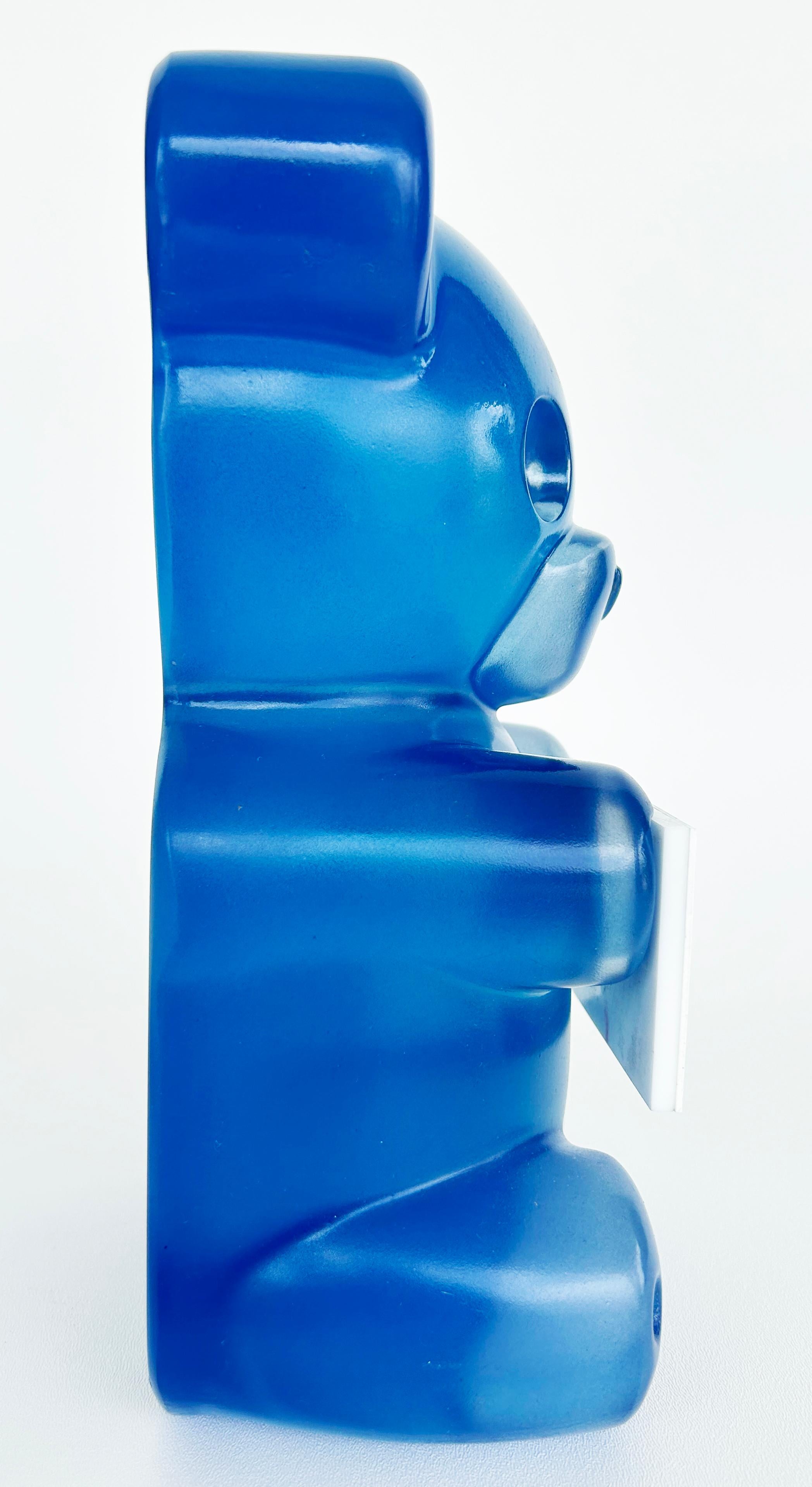 „LOVE Gummy Bear“ Acryl-Skulptur des New Yorker Straßenkünstlers WhisBe im Angebot 3