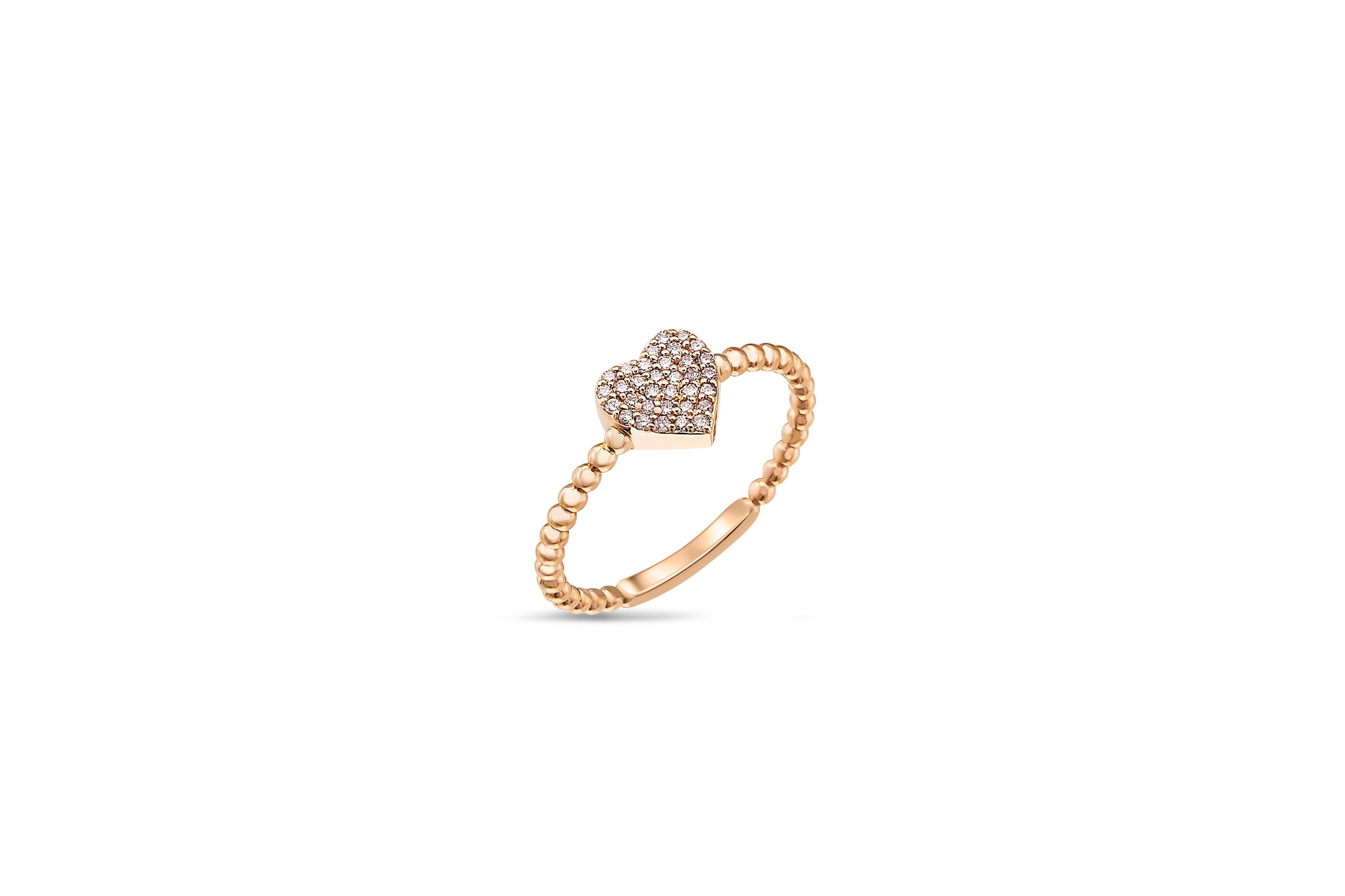 Round Cut Love Heart Ring 14k gold with moissanites. For Sale