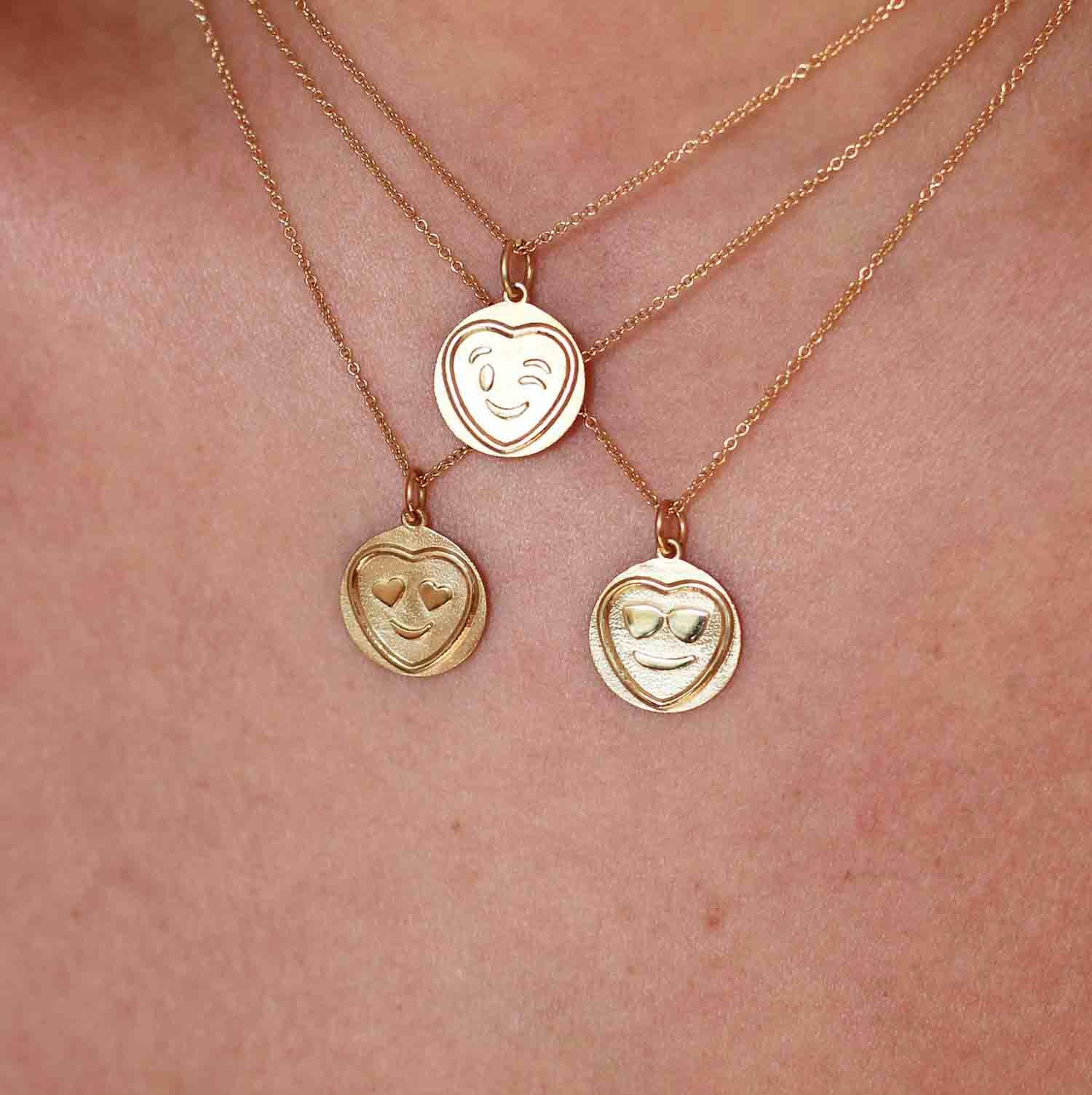 Contemporain Pendentif aigle en or jaune 18 carats sur chaîne de 16 pouces en vente