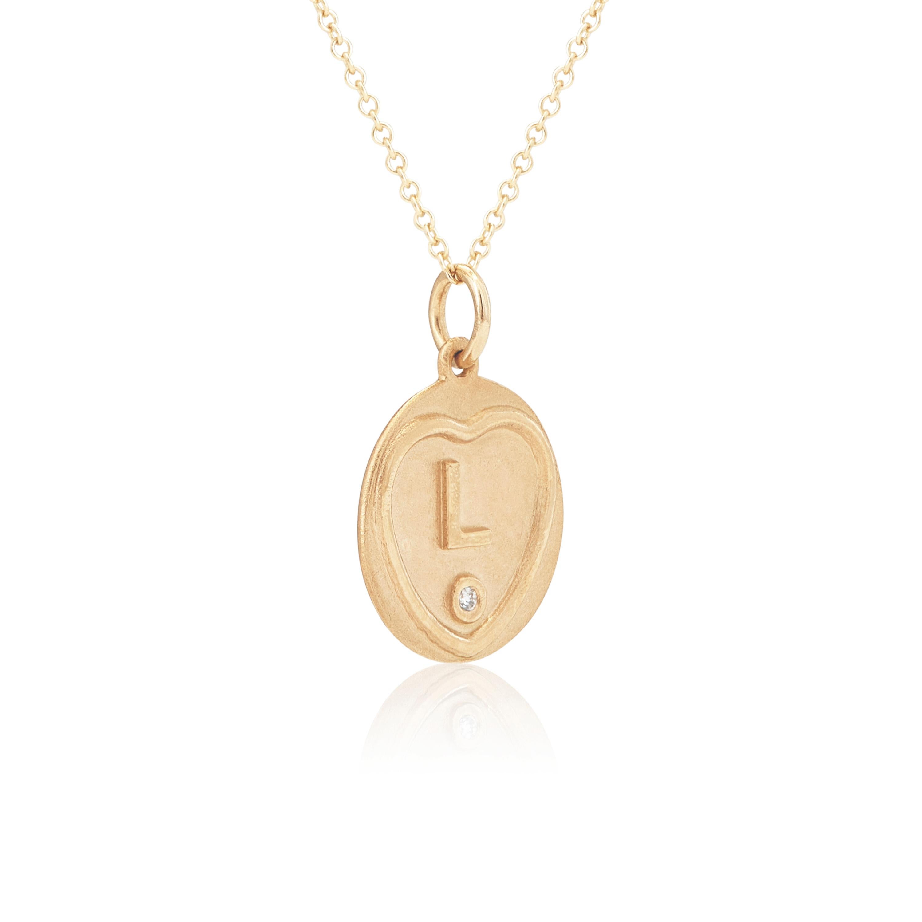 Contemporain Collier initial Love Hearts en or 18 carats et diamants sur chaîne de 16 pouces en vente