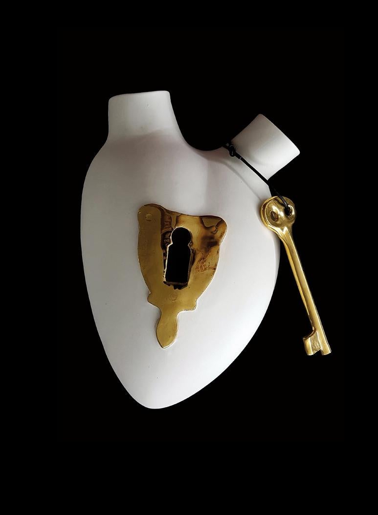 La collezione Heart è il risultato della stravagante creatività di due designer innovativi, che si ispirano soprattutto al corpo umano.

Questa collezione è composta da 6 bellissimi pezzi tutti realizzati a mano in Italia. I cuori riprendono il