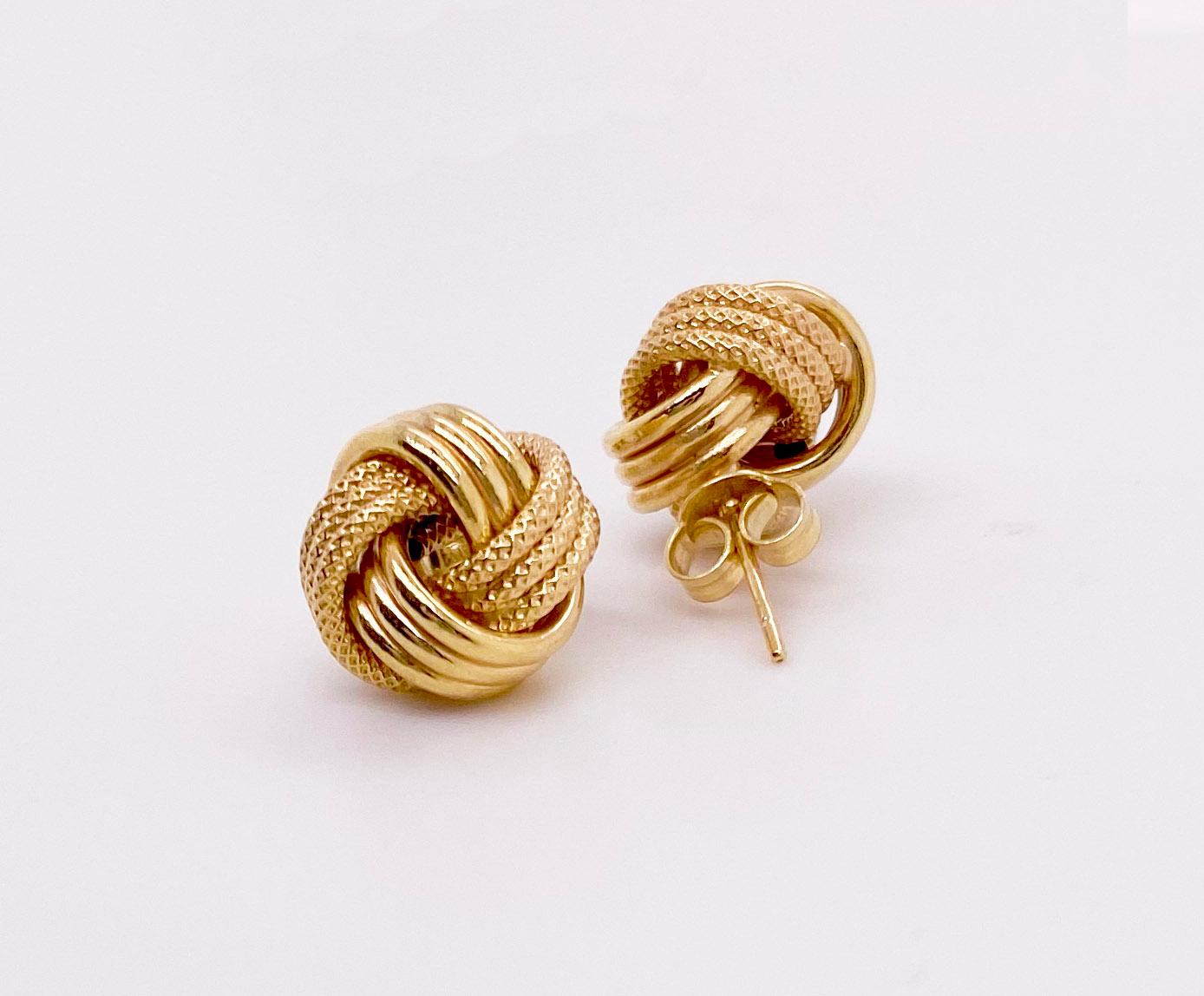 Love Knot-Ohrringe aus Gelbgold mit dreifachem Knoten (Zeitgenössisch) im Angebot