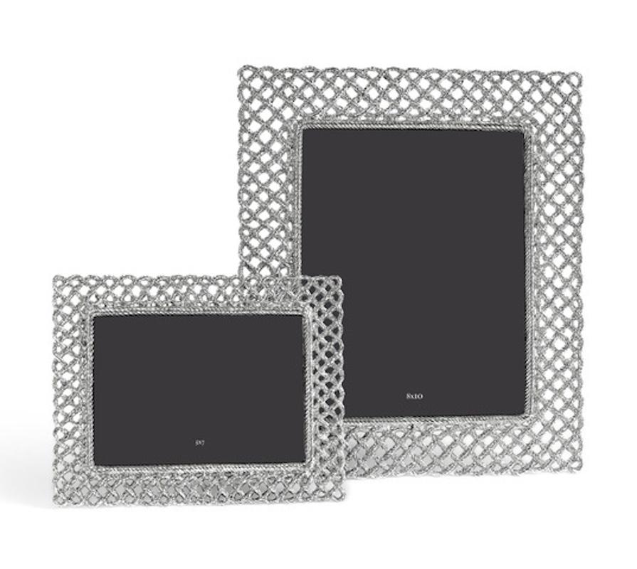Modern Love Knot Photo Frame in Silver Metal, Large Size Model. For Sale