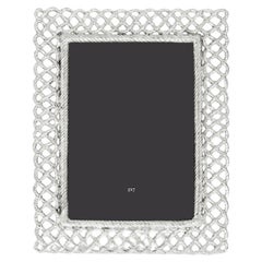 Love Knot Photo Frame in Silver Metal, Medium Size Model.