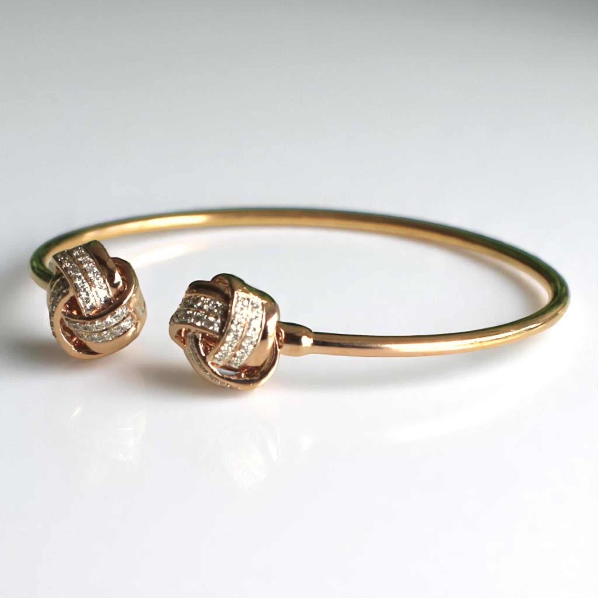 Round Cut Love Knots Diamond Bracelet in 14K Solid Gold (Certified) For Sale